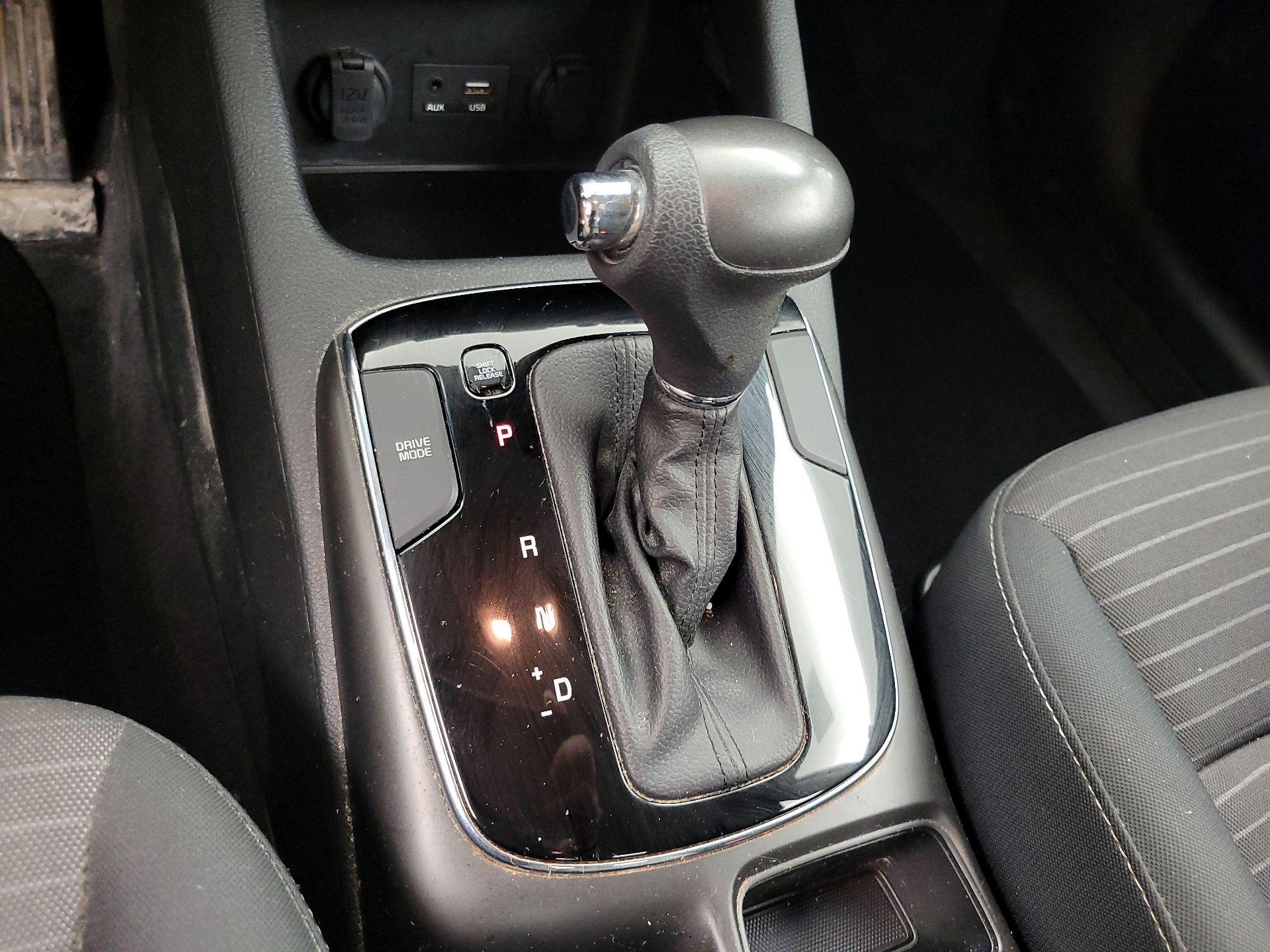Thumbnail: 2018 Kia Forte - 17