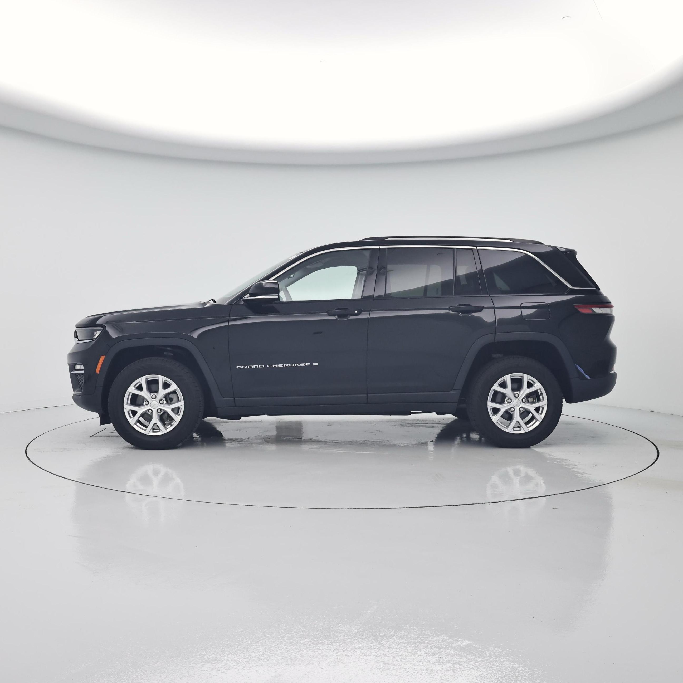 Thumbnail: 2023 Jeep Grand Cherokee - 3