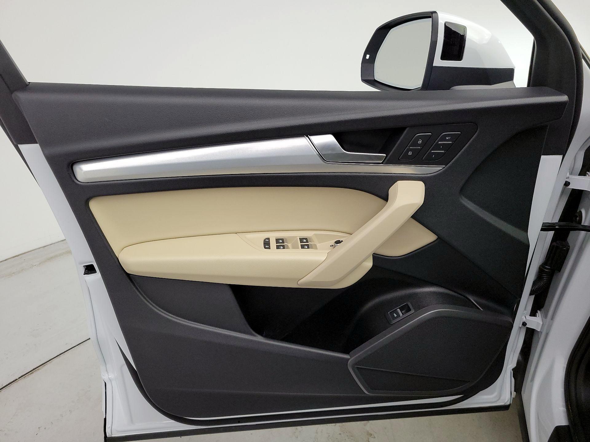 Thumbnail: 2025 Audi Q5 - 12