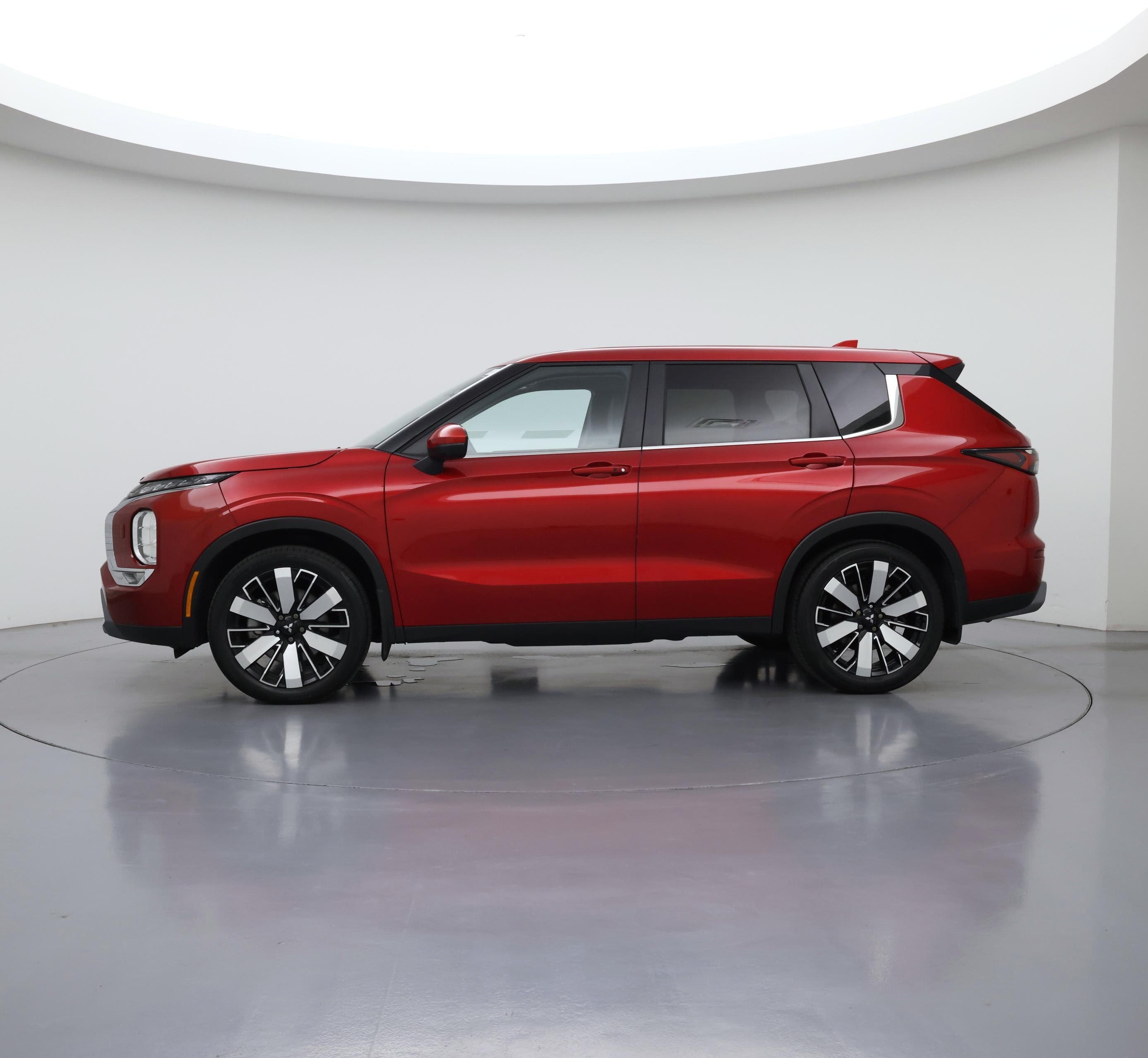 Thumbnail: 2025 Mitsubishi Outlander - 3