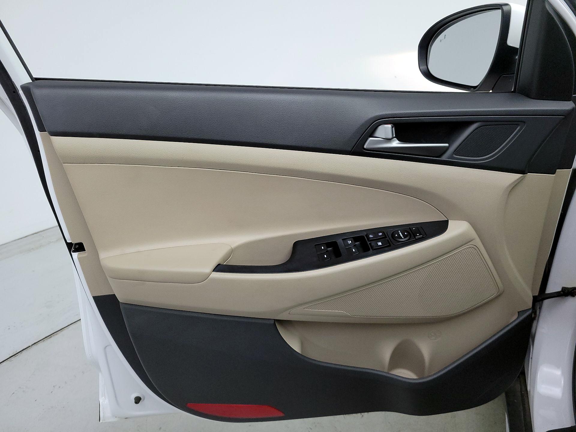 Thumbnail: 2018 Hyundai Tucson - 12