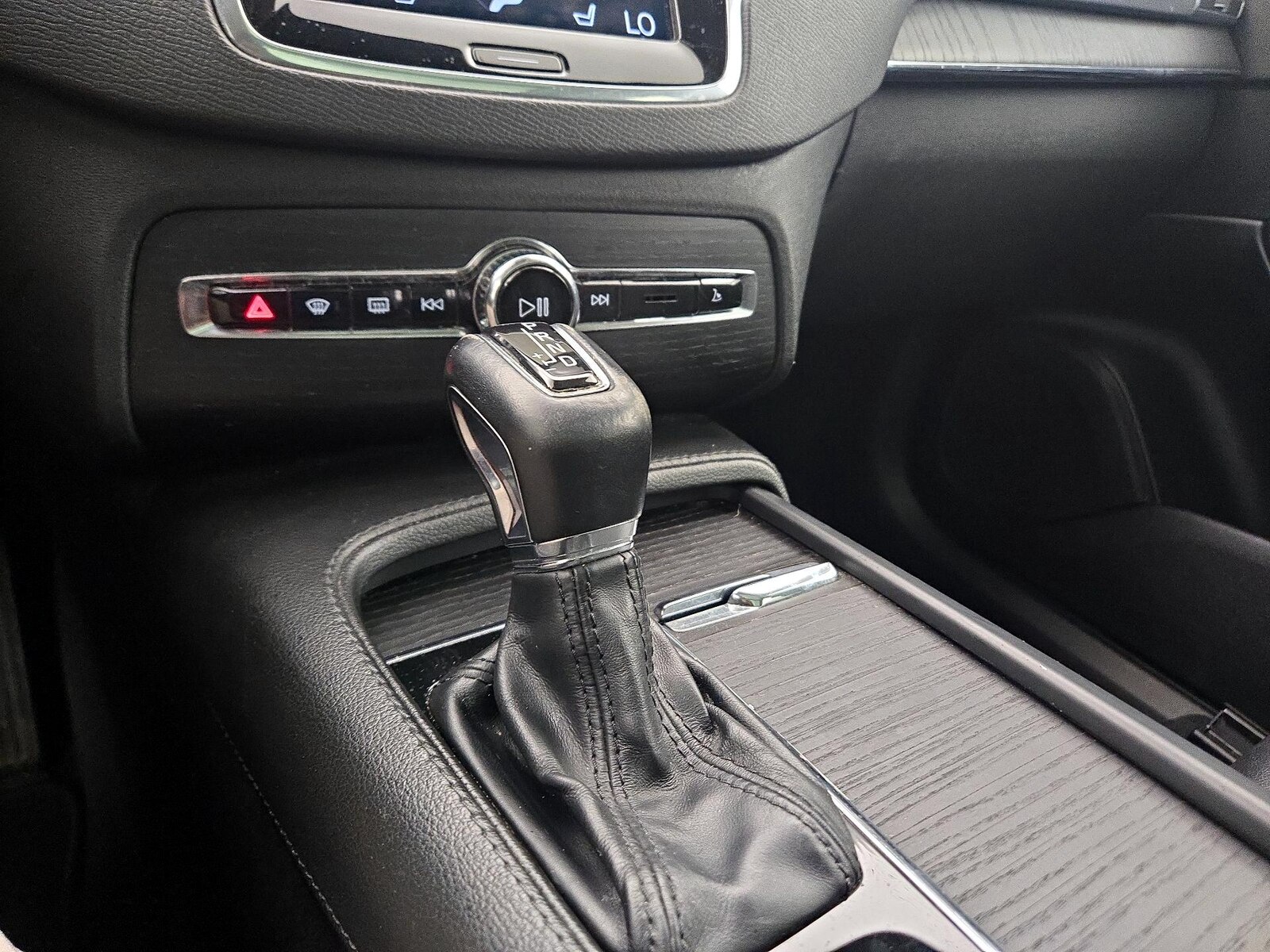 2020 Volvo XC90 Momentum - Photo 18