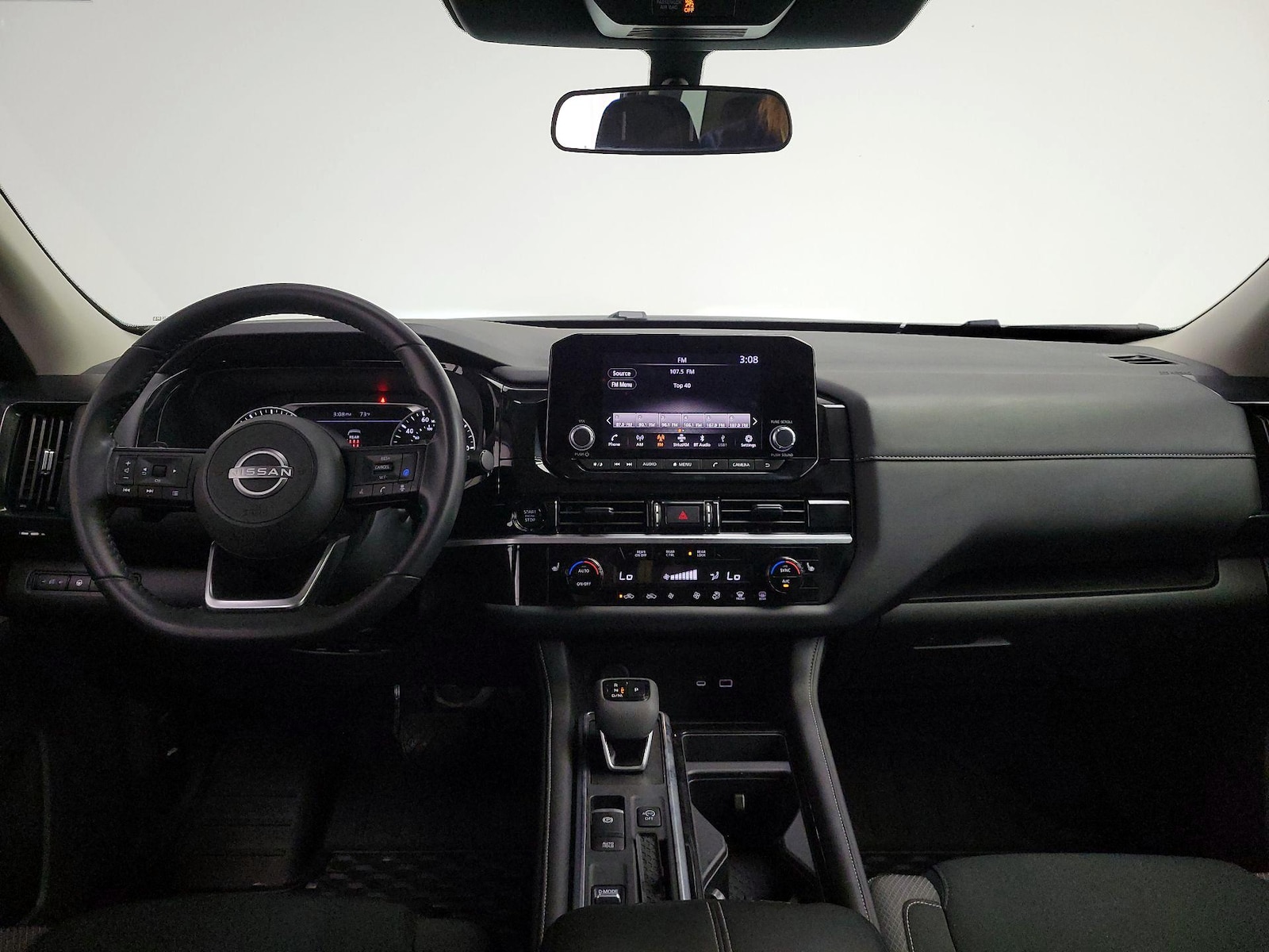 2025 Nissan Pathfinder SV - Photo 10