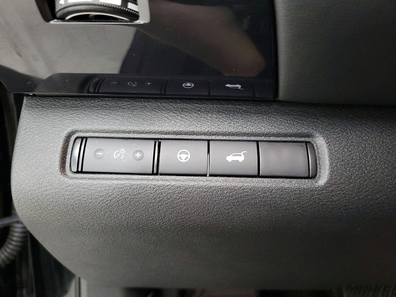 2025 Nissan Pathfinder SV - Photo 14