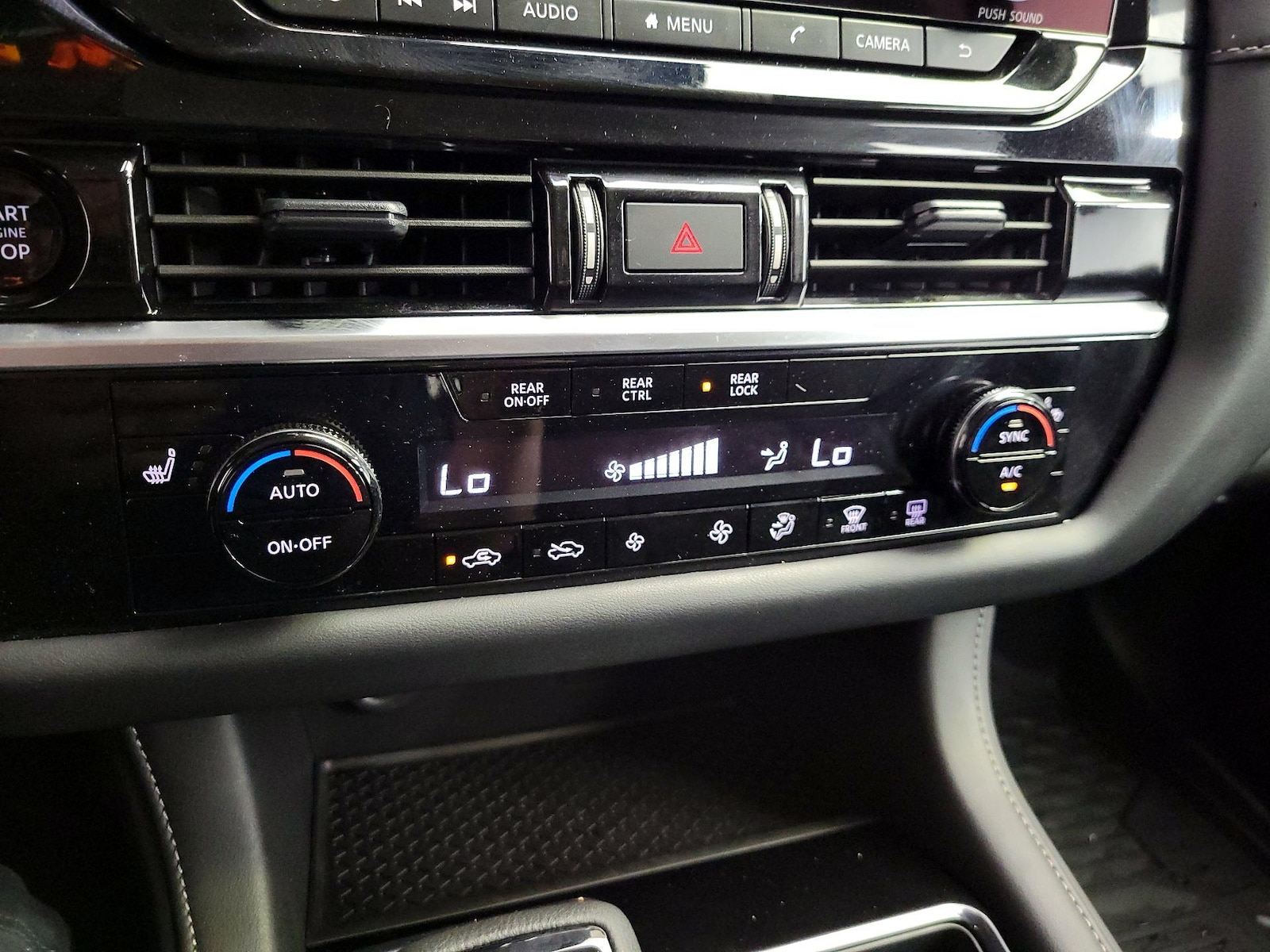 2025 Nissan Pathfinder SV - Photo 17