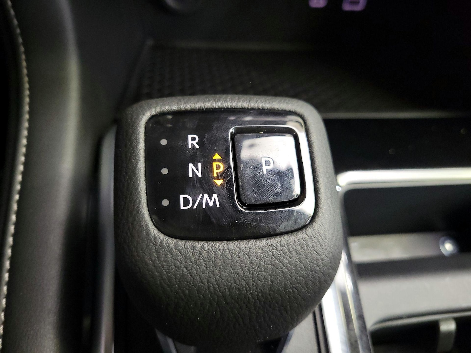2025 Nissan Pathfinder SV - Photo 18