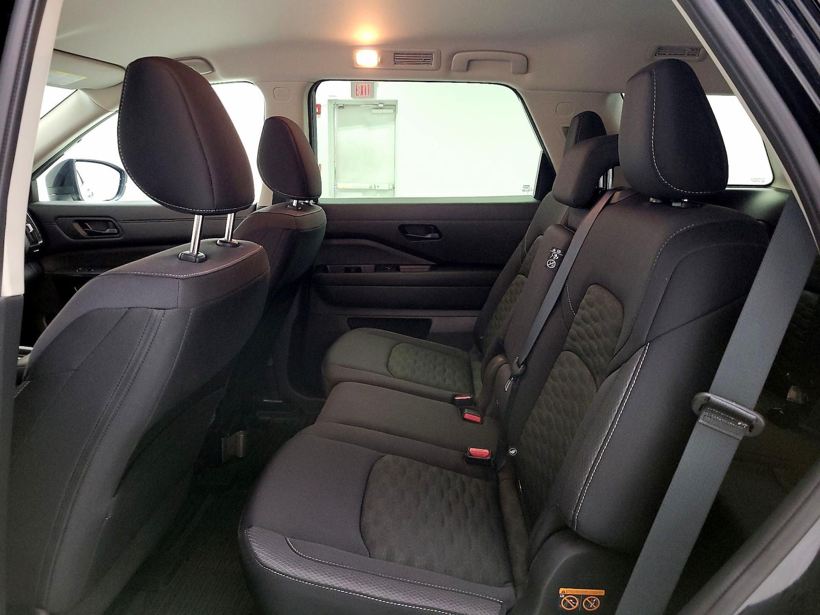 2025 Nissan Pathfinder SV - Photo 20