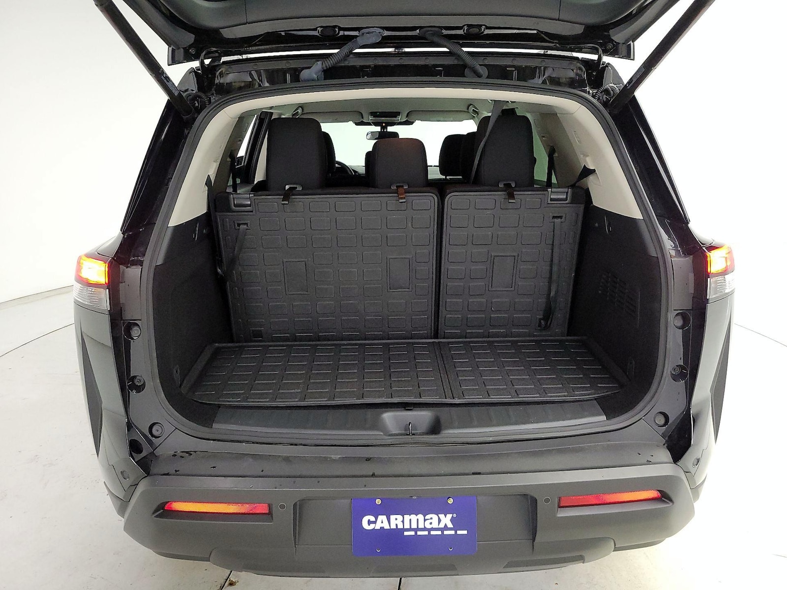 2025 Nissan Pathfinder SV - Photo 22