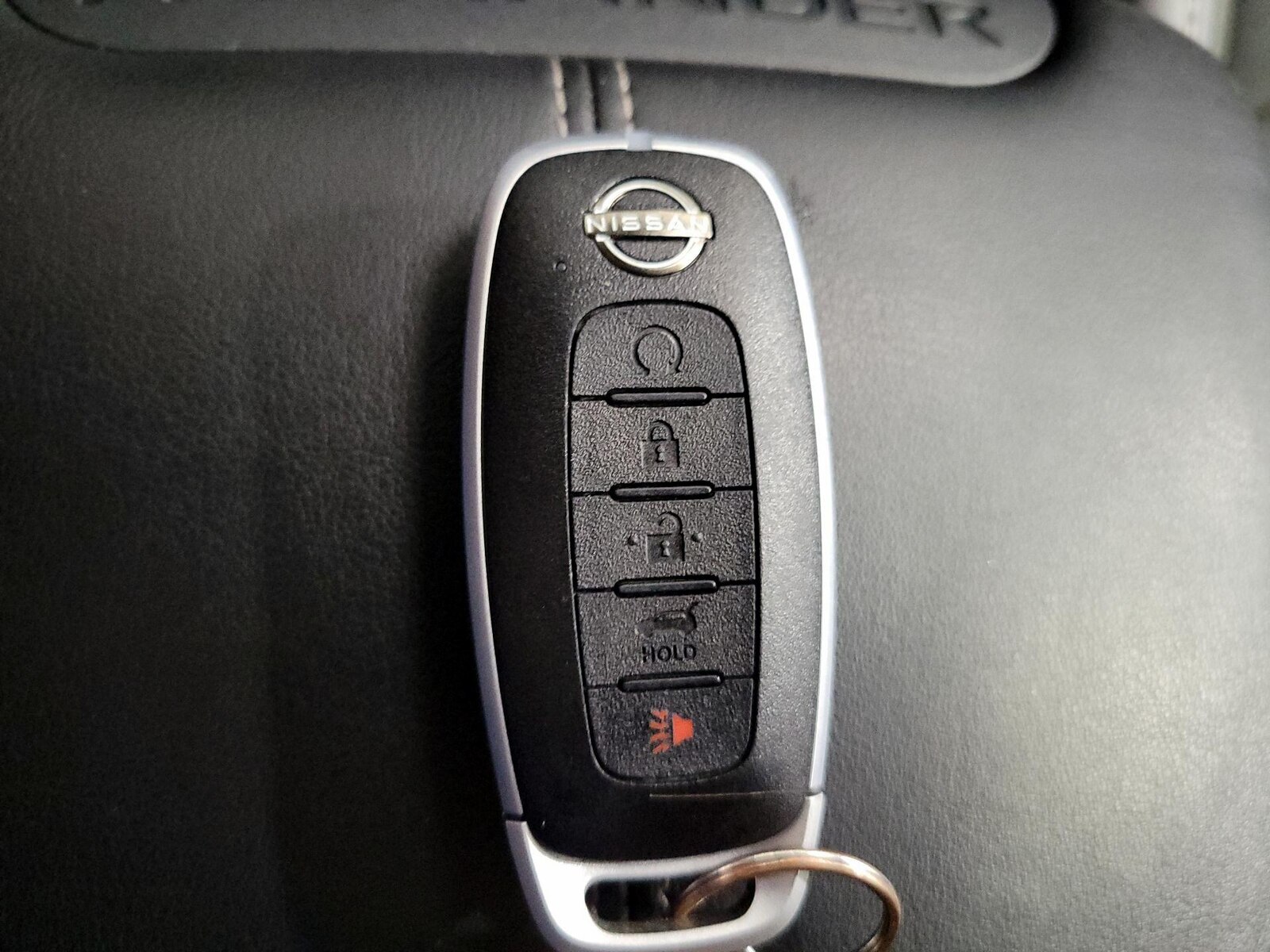 2025 Nissan Pathfinder SV - Photo 25