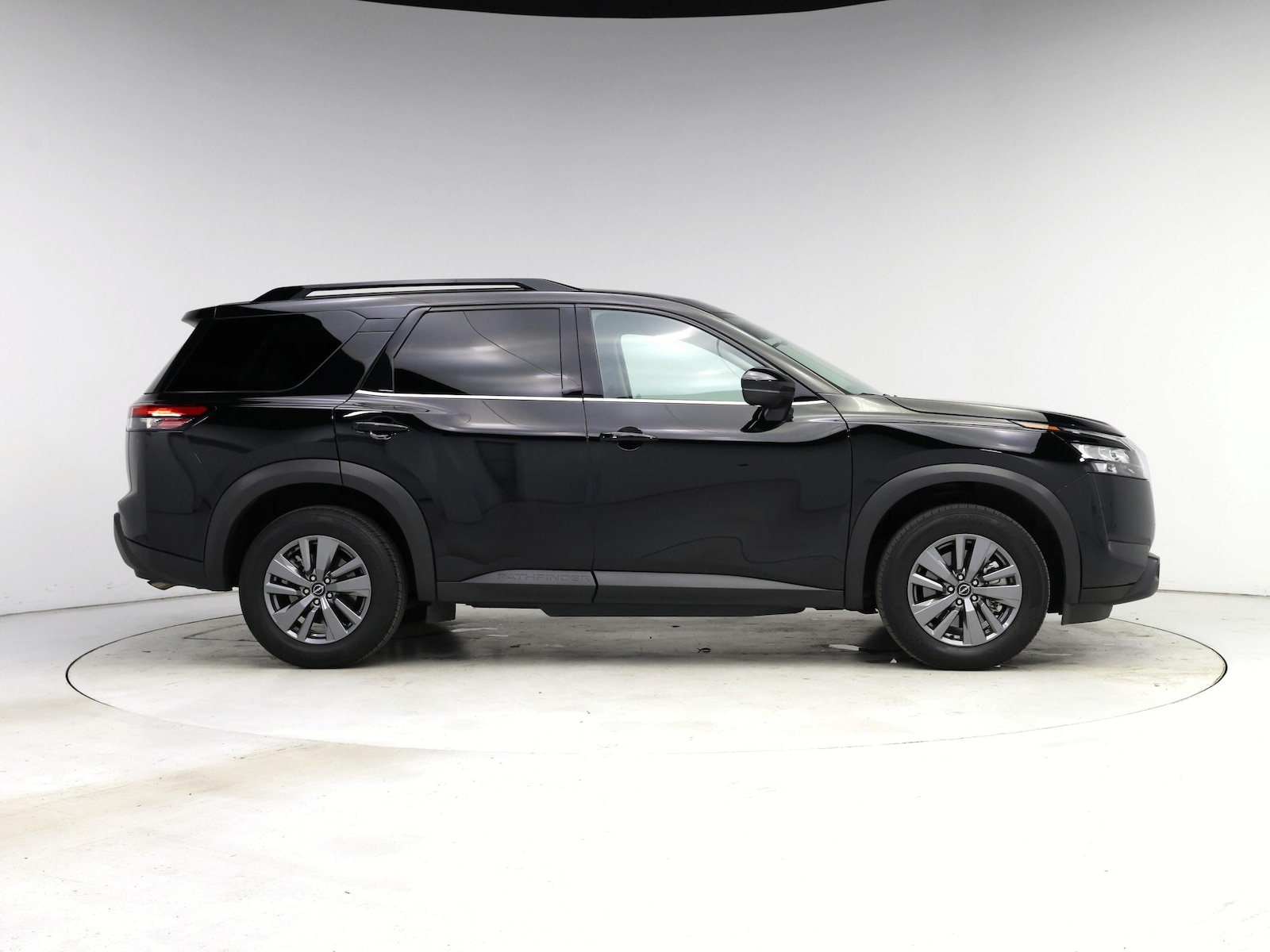 2025 Nissan Pathfinder SV - Photo 8