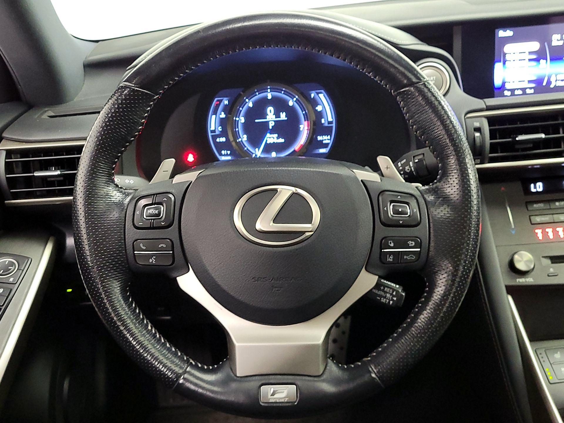 Thumbnail: 2020 Lexus IS - 10