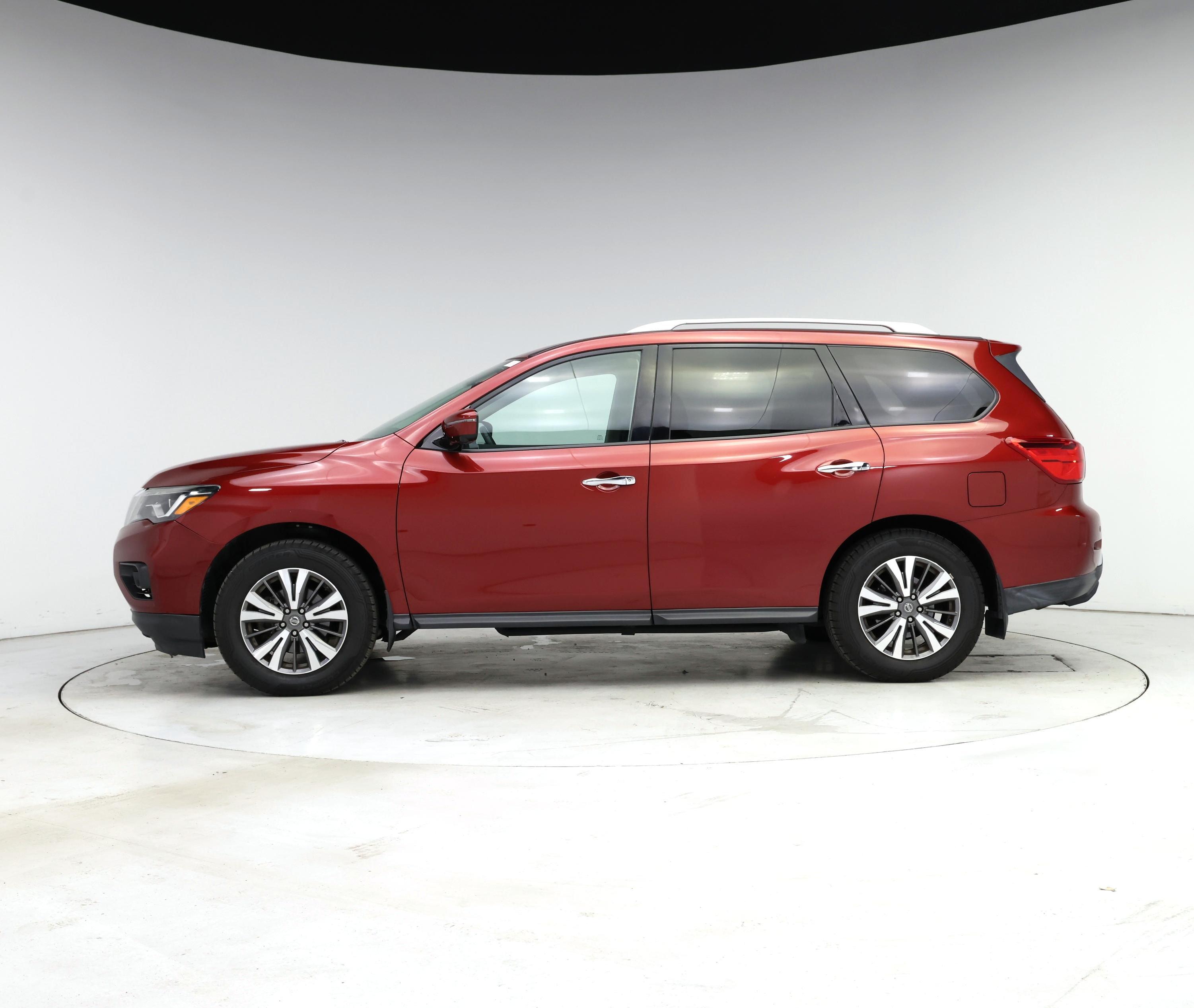 Thumbnail: 2017 Nissan Pathfinder - 3