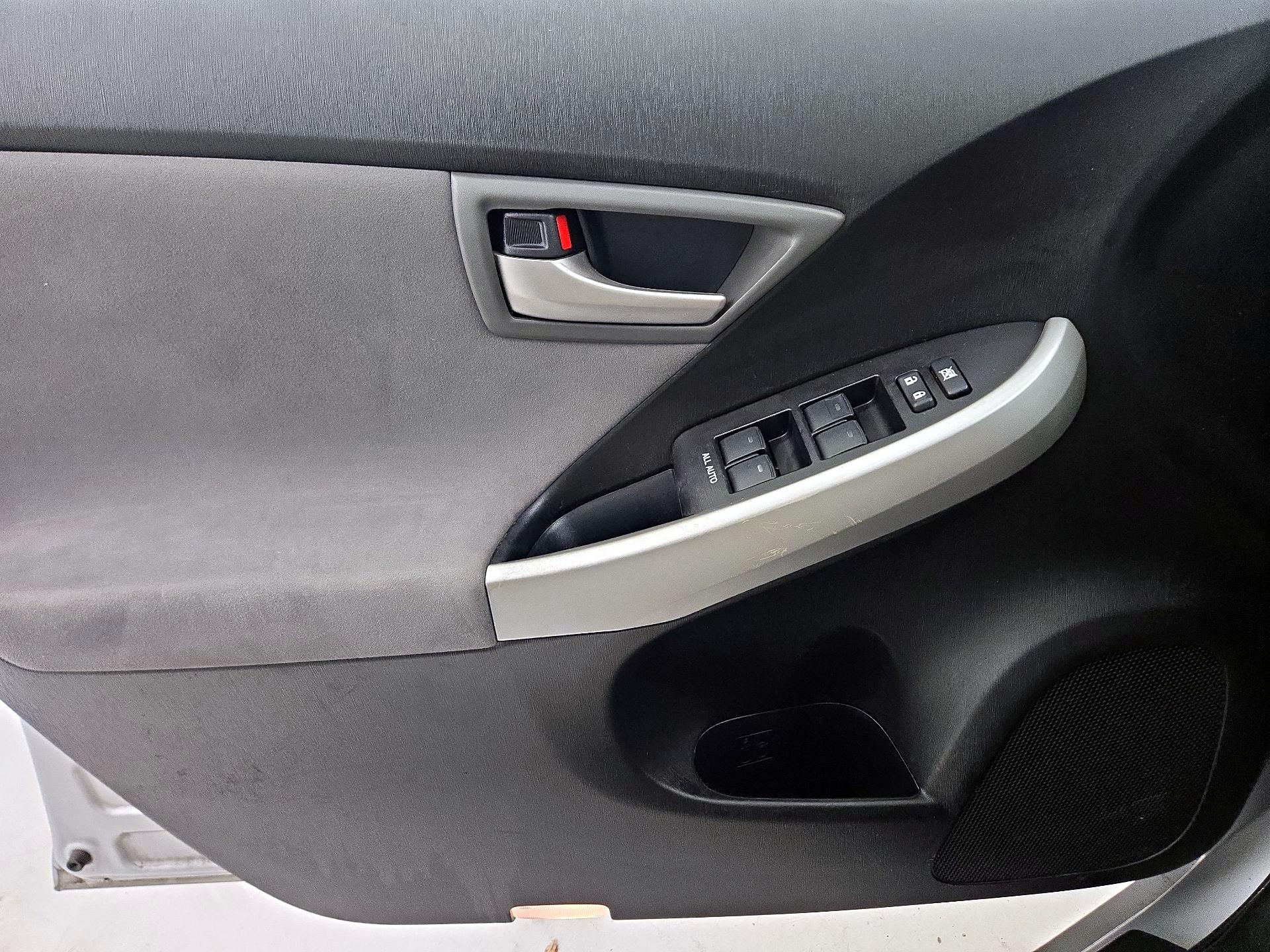 Thumbnail: 2015 Toyota Prius - 12