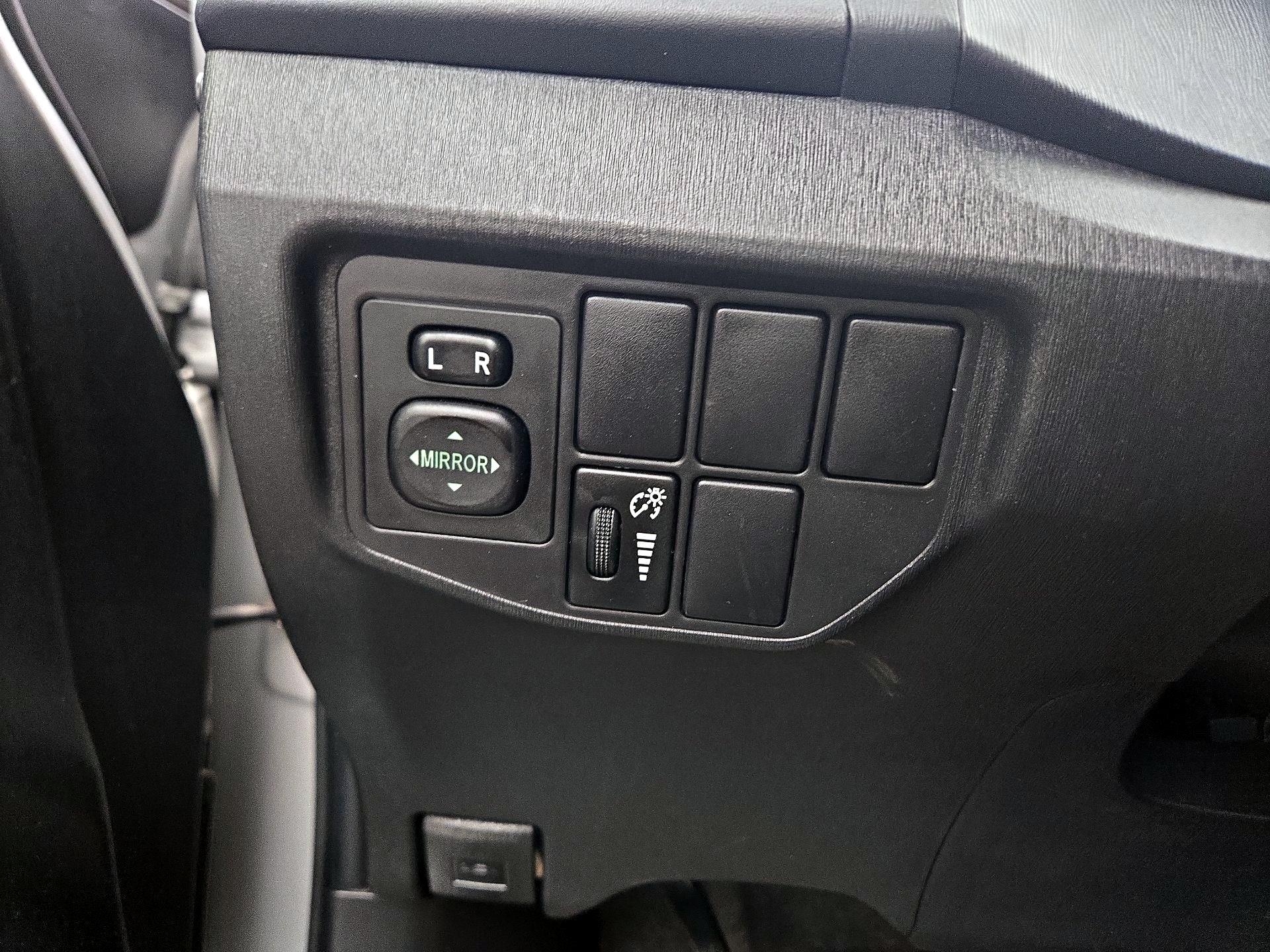 Thumbnail: 2015 Toyota Prius - 13