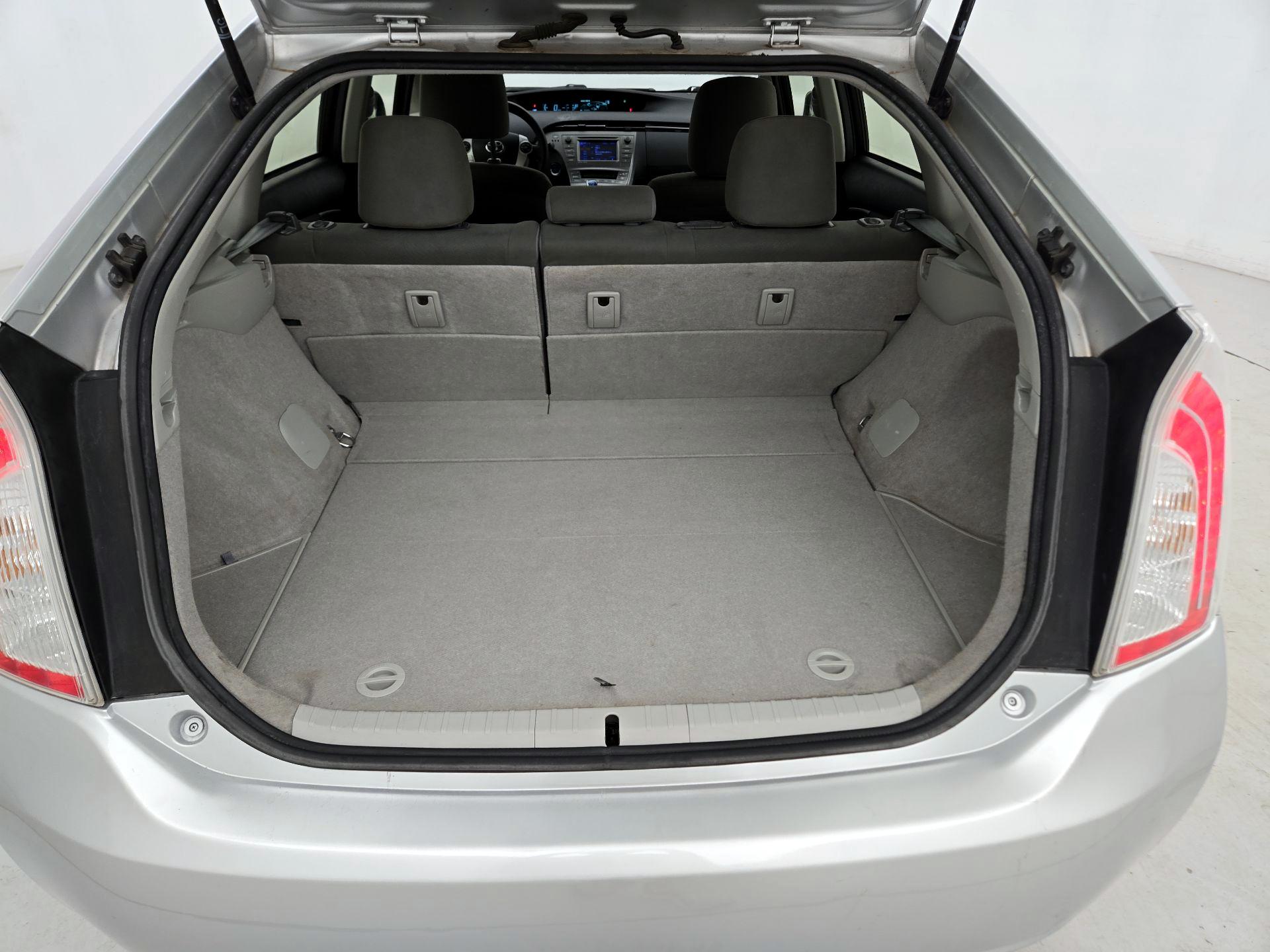 Thumbnail: 2015 Toyota Prius - 20