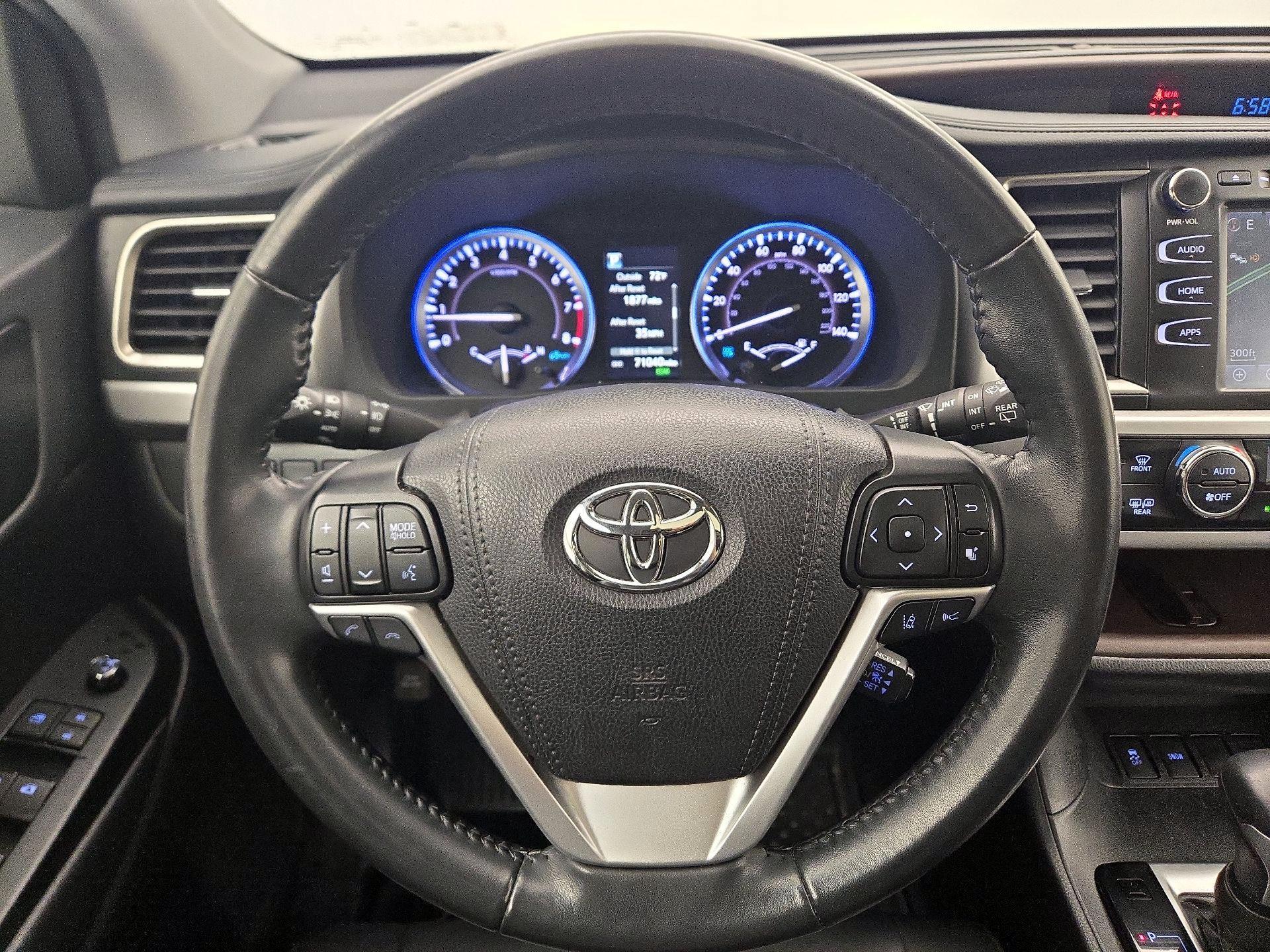 Thumbnail: 2019 Toyota Highlander - 10