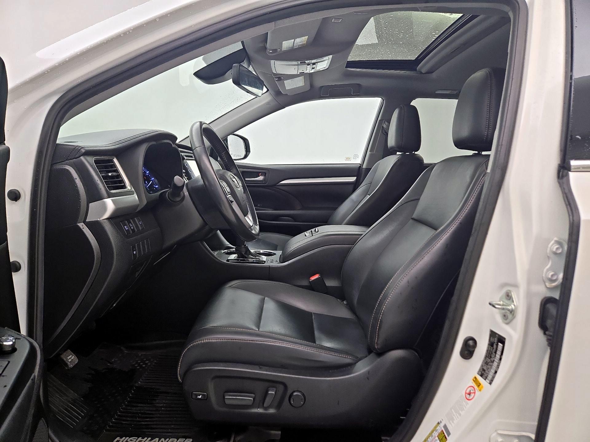 Thumbnail: 2019 Toyota Highlander - 11
