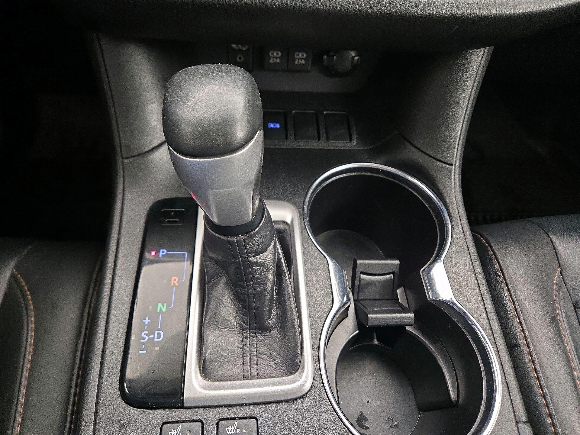 Thumbnail: 2019 Toyota Highlander - 18