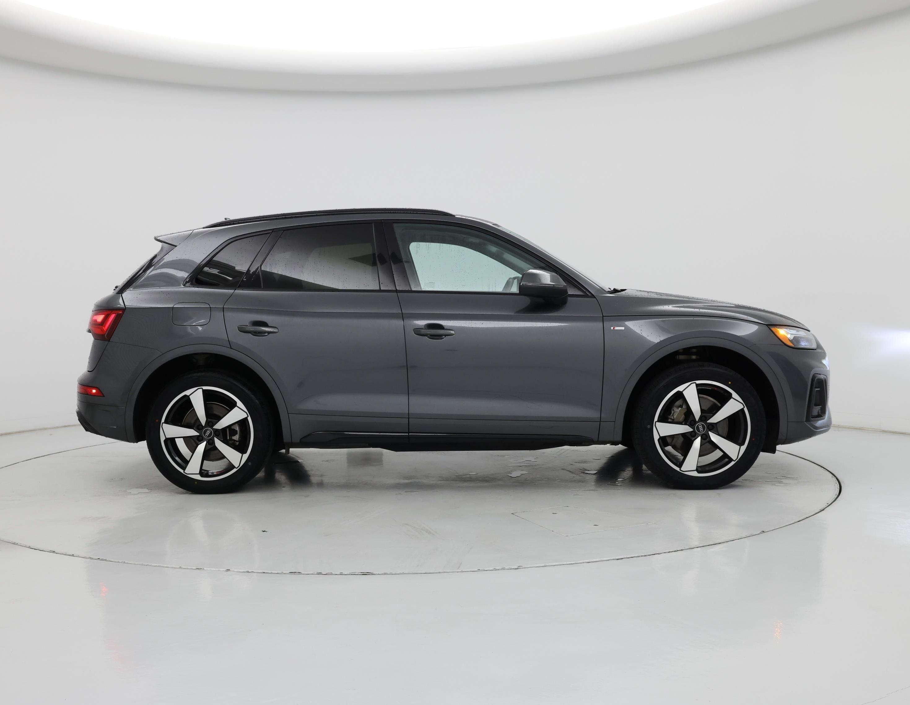 Thumbnail: 2023 Audi Q5 - 7