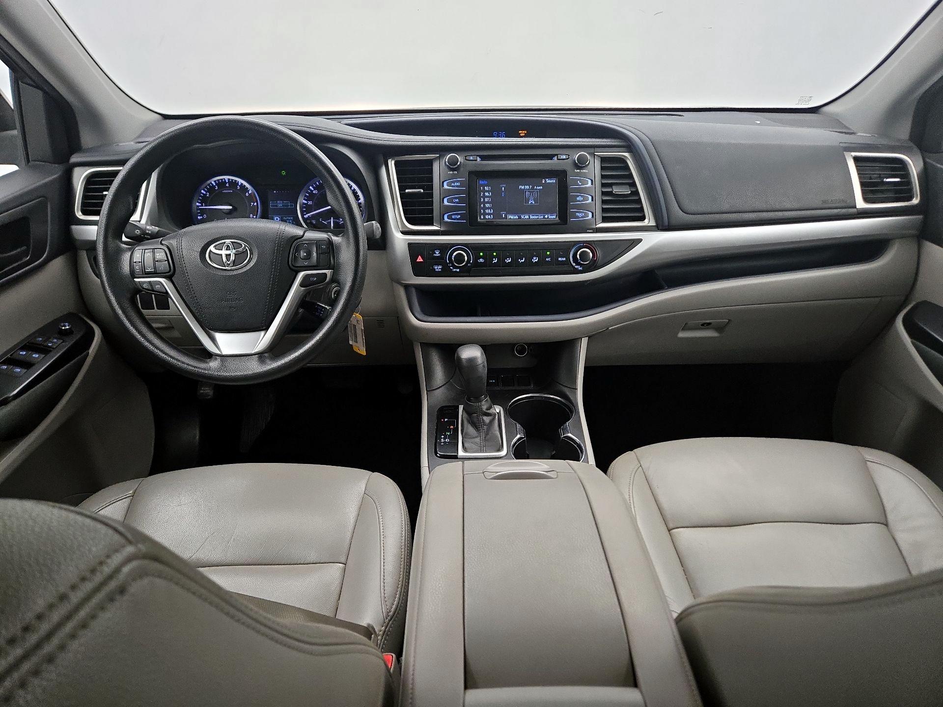 Thumbnail: 2016 Toyota Highlander - 9