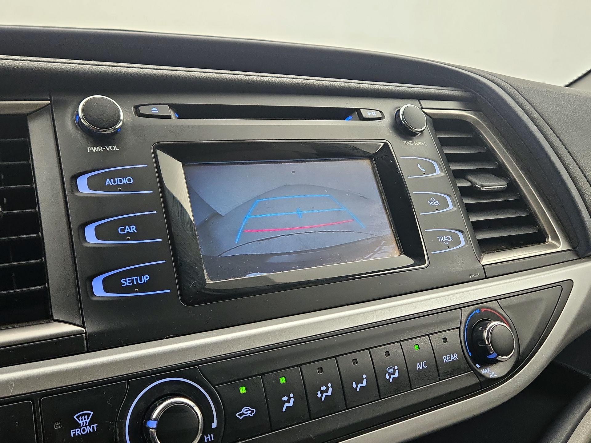 Thumbnail: 2016 Toyota Highlander - 14