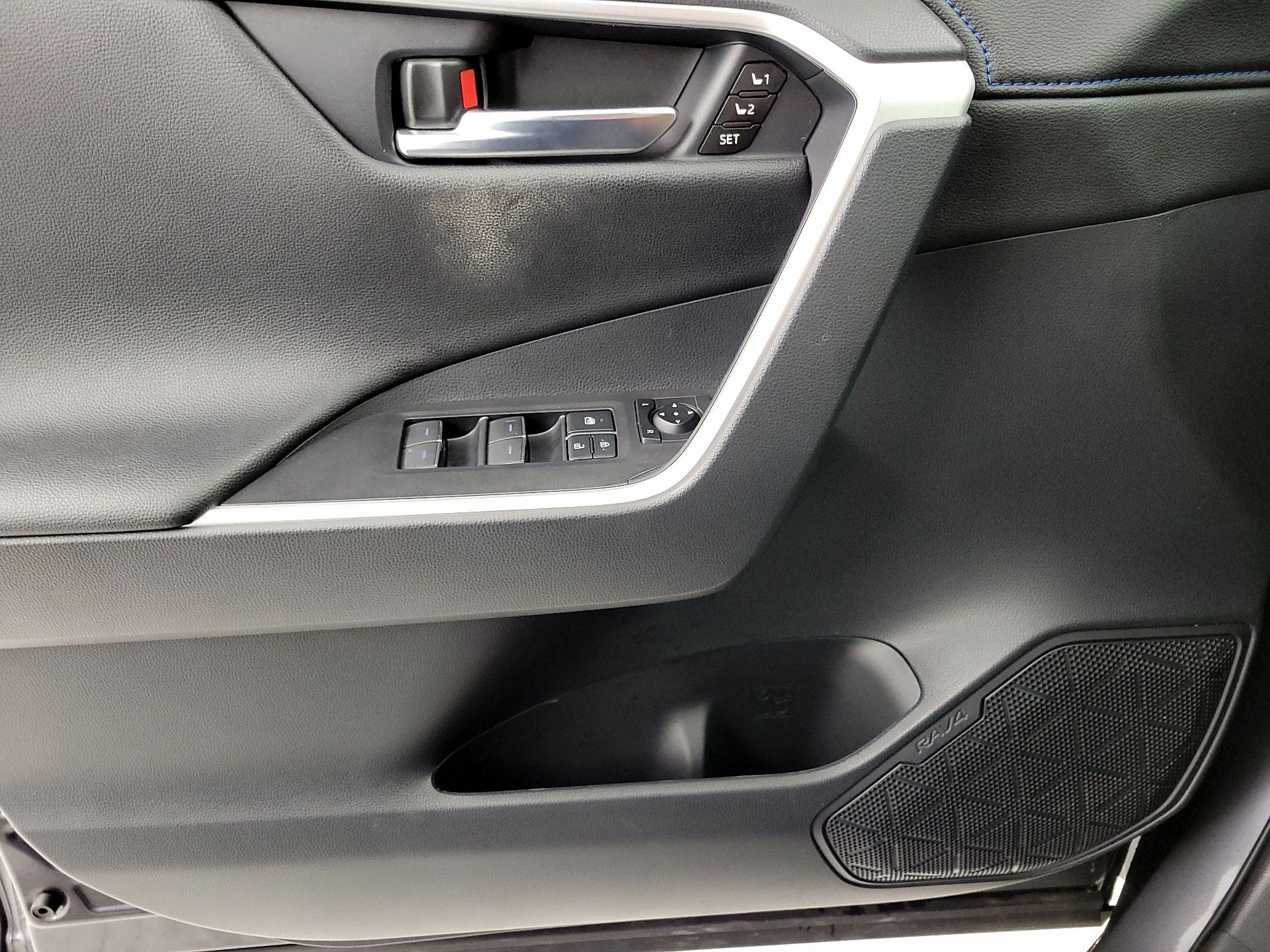 Thumbnail: 2025 Toyota RAV4 - 12