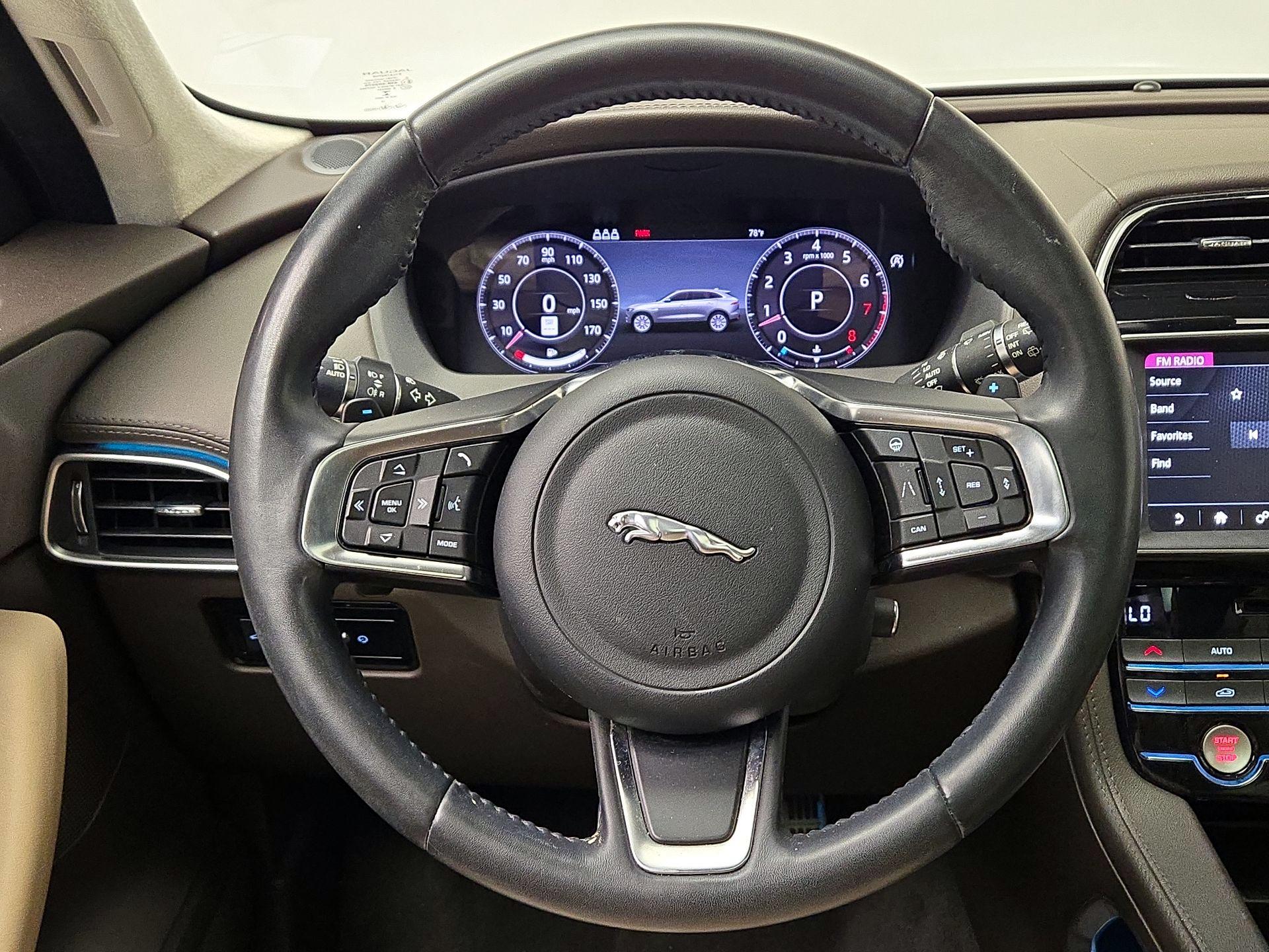 Thumbnail: 2019 Jaguar F-Pace - 10