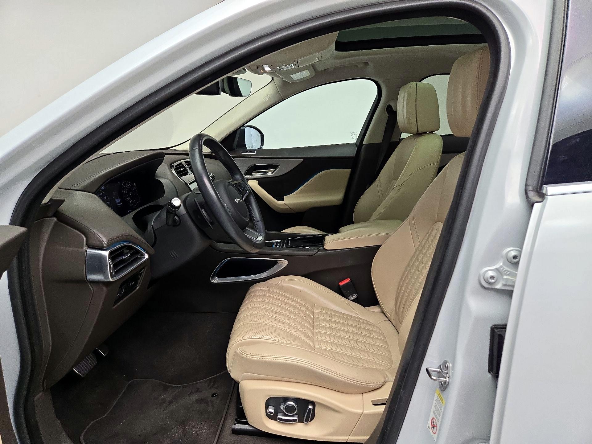 Thumbnail: 2019 Jaguar F-Pace - 11