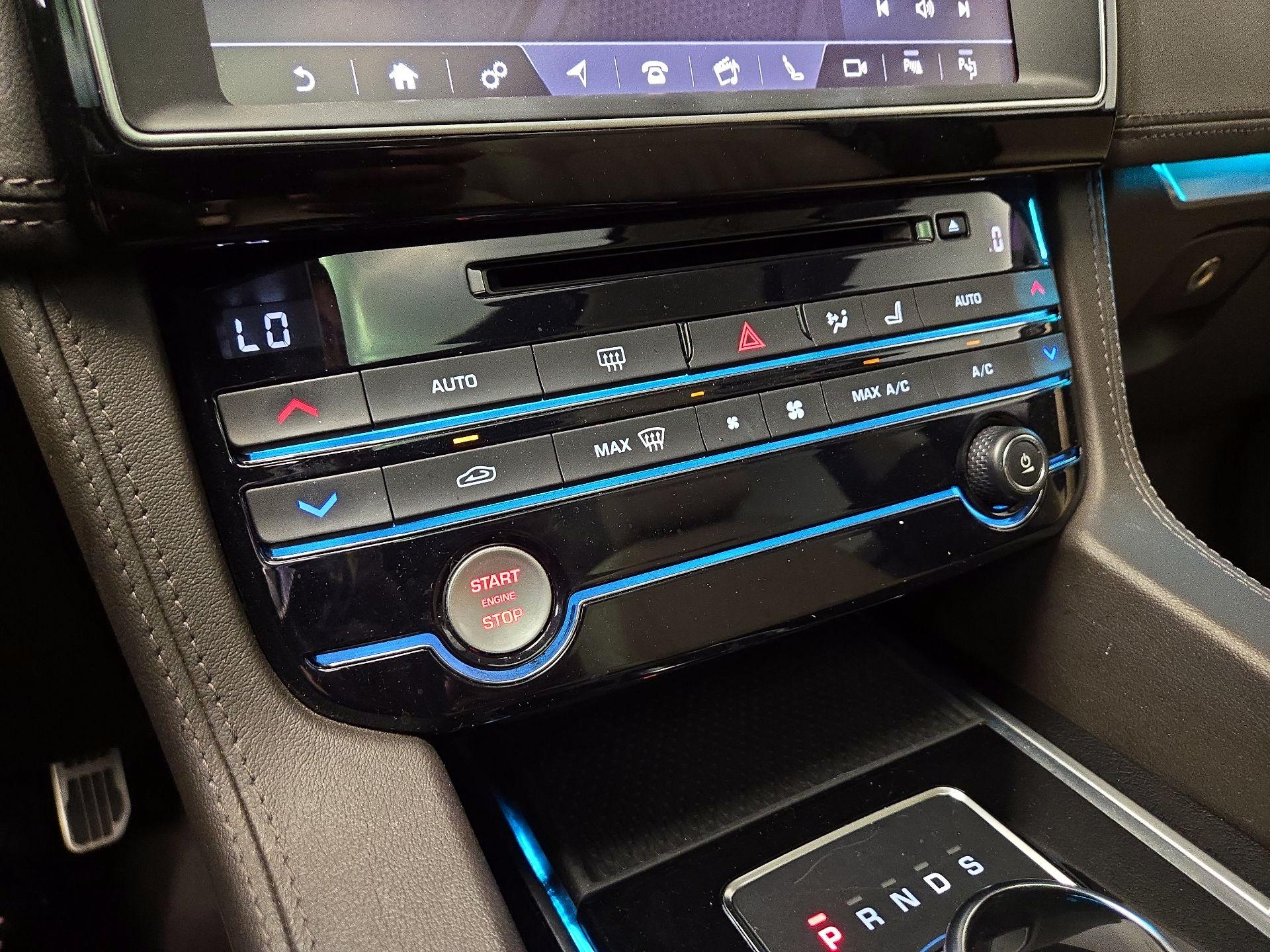 Thumbnail: 2019 Jaguar F-Pace - 17