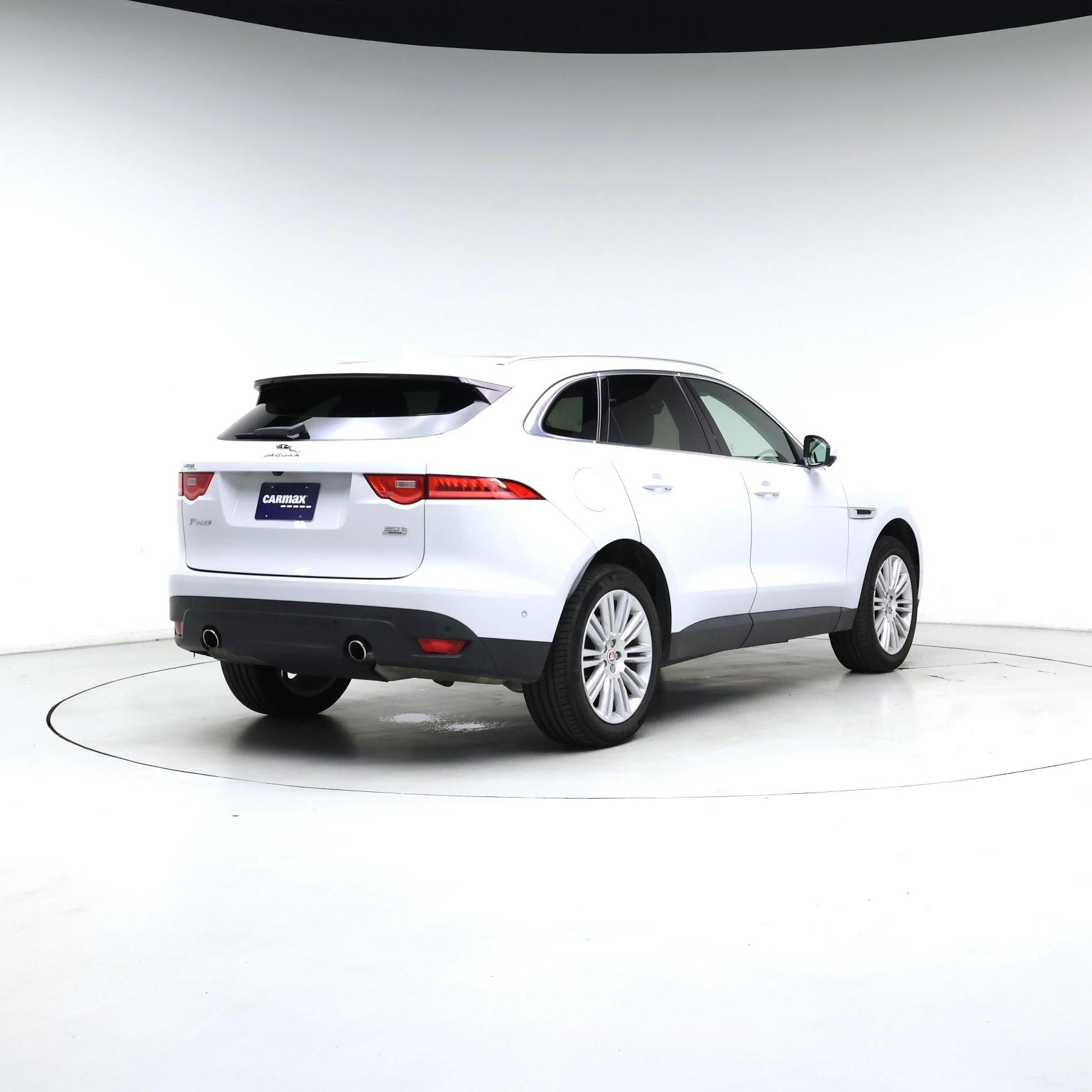 Thumbnail: 2019 Jaguar F-Pace - 8