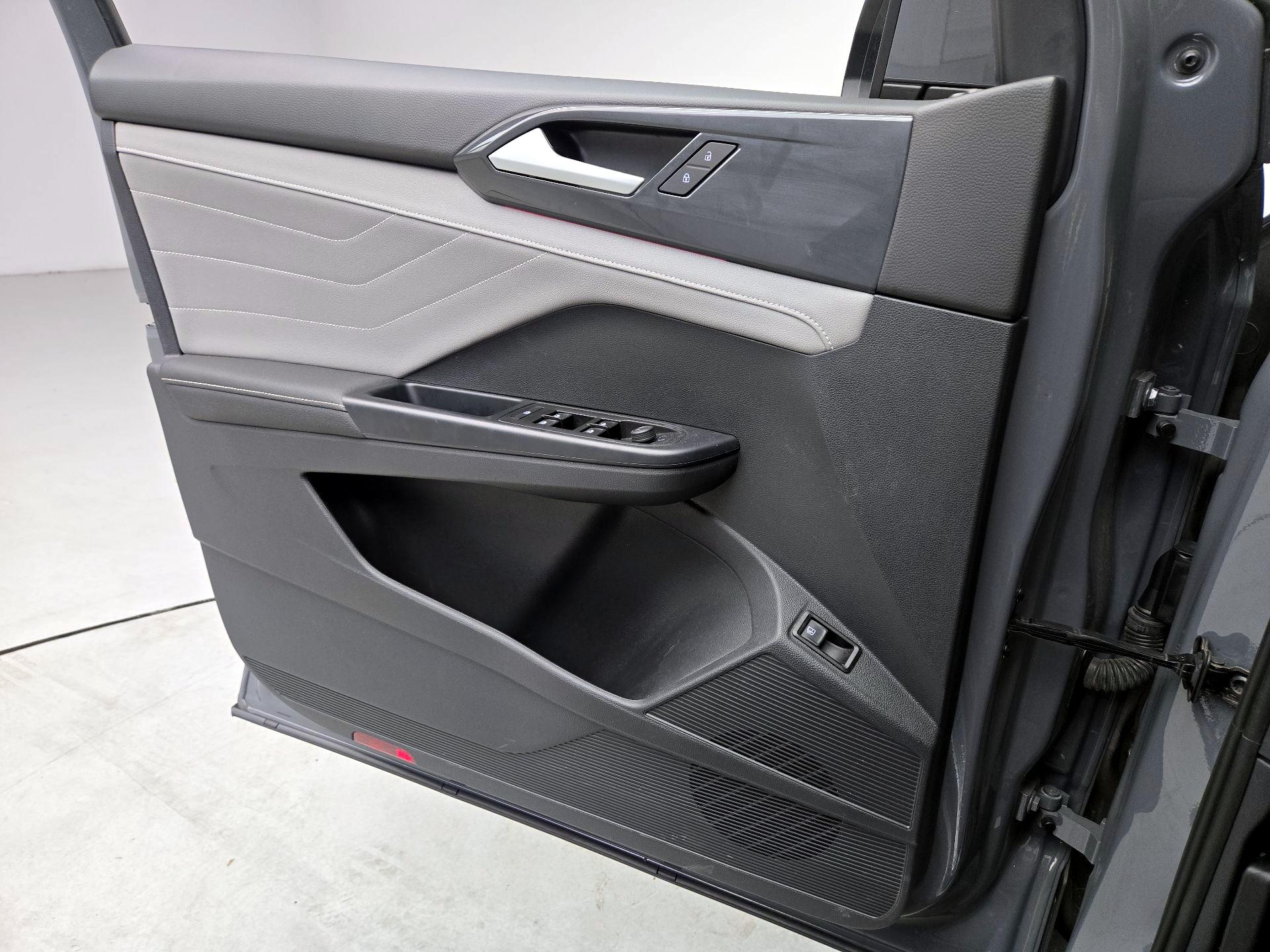 Thumbnail: 2024 Volkswagen Taos - 12