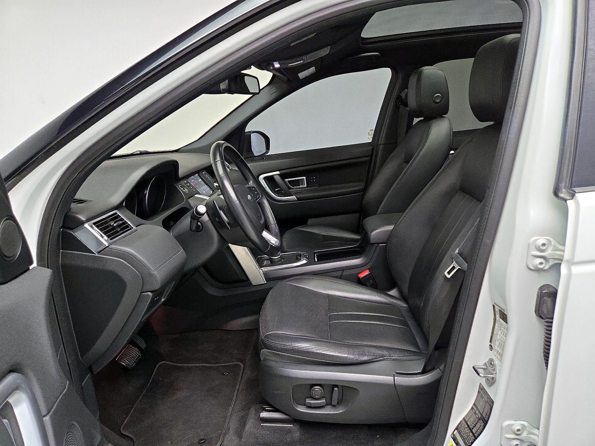 Thumbnail: 2019 Land Rover Discovery Sport - 11