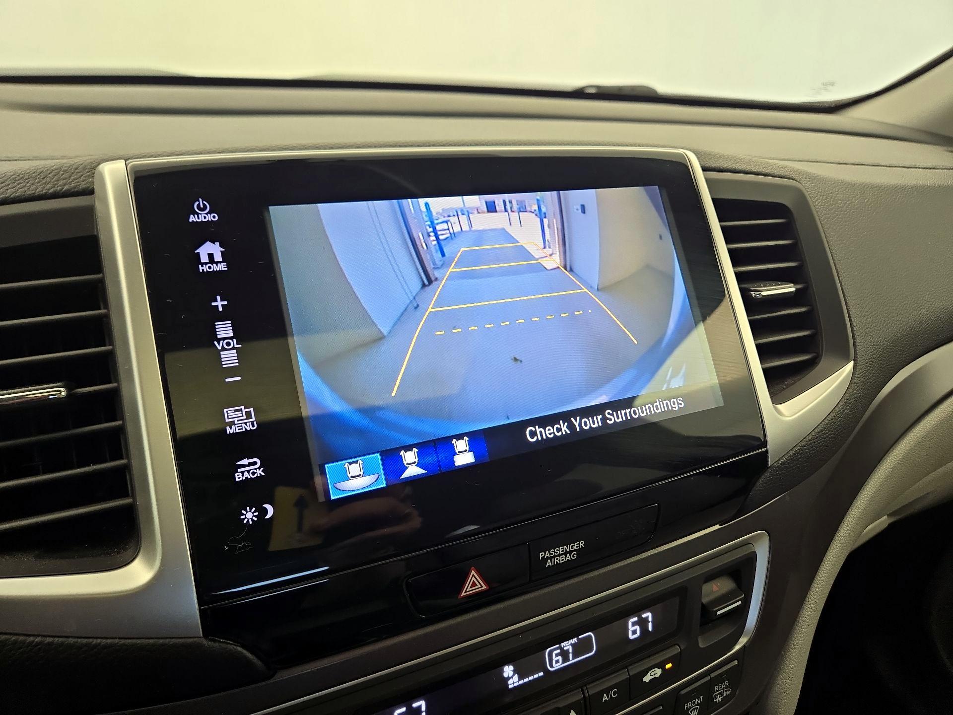 Thumbnail: 2017 Honda Pilot - 13