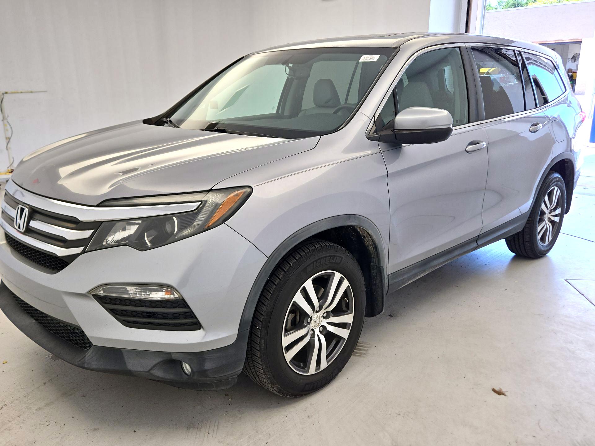 Thumbnail: 2017 Honda Pilot - 3