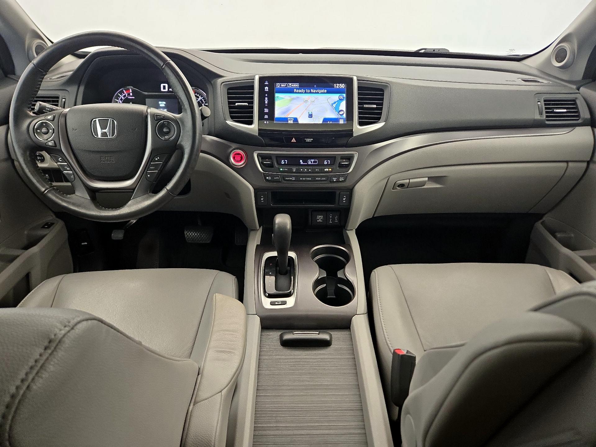 Thumbnail: 2017 Honda Pilot - 8