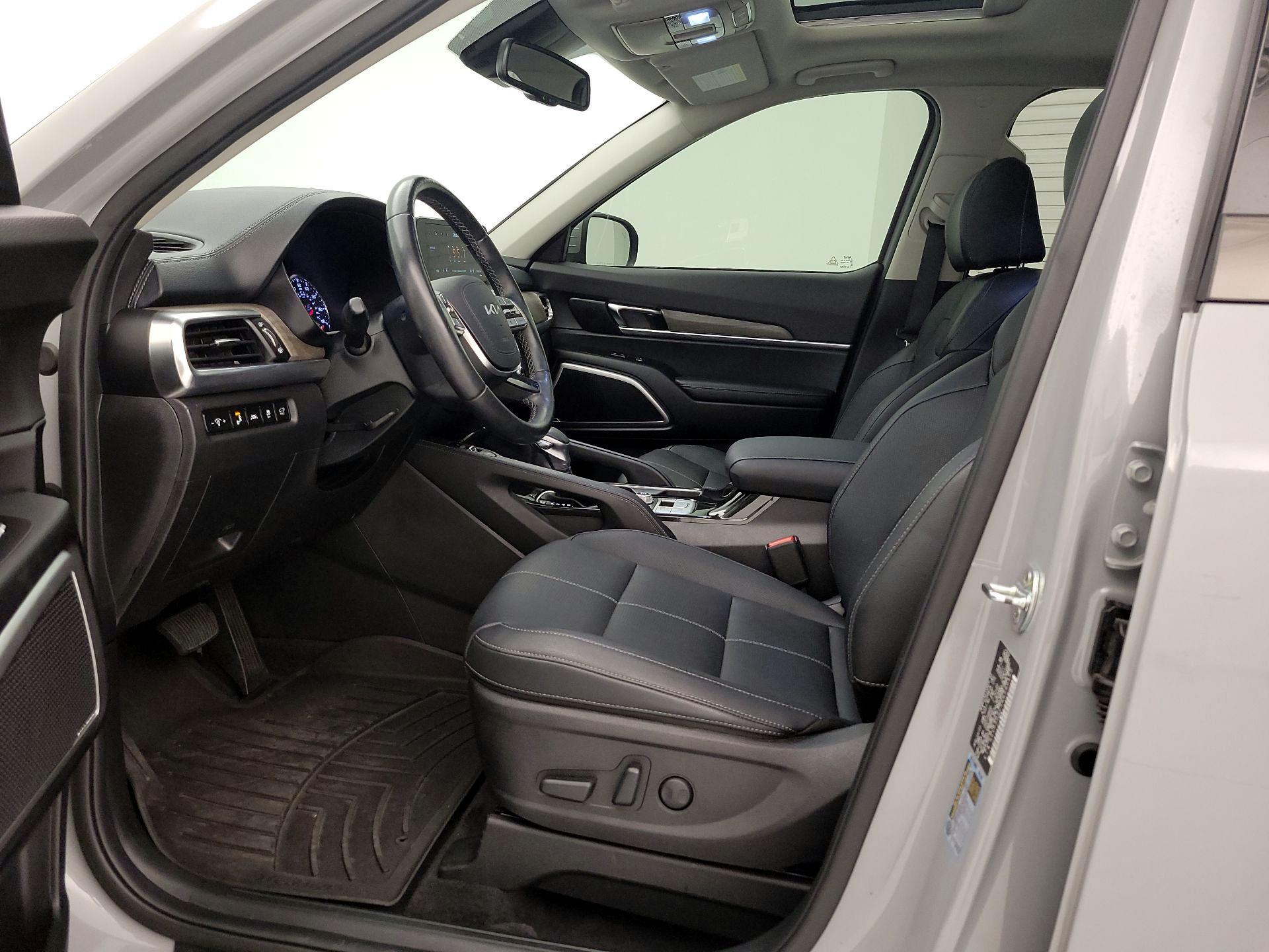 Thumbnail: 2022 Kia Telluride - 11