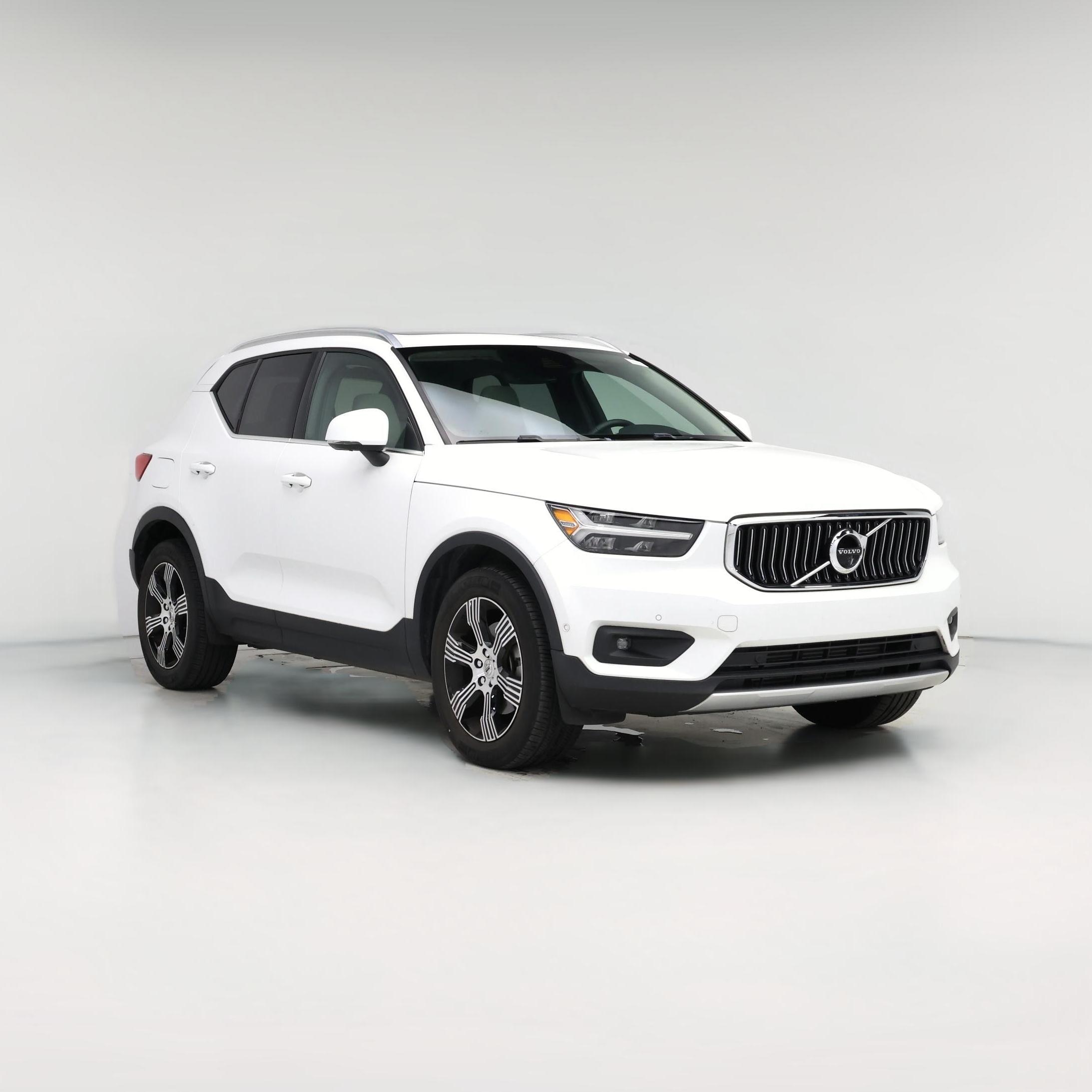 Thumbnail: 2022 Volvo XC40 - 1