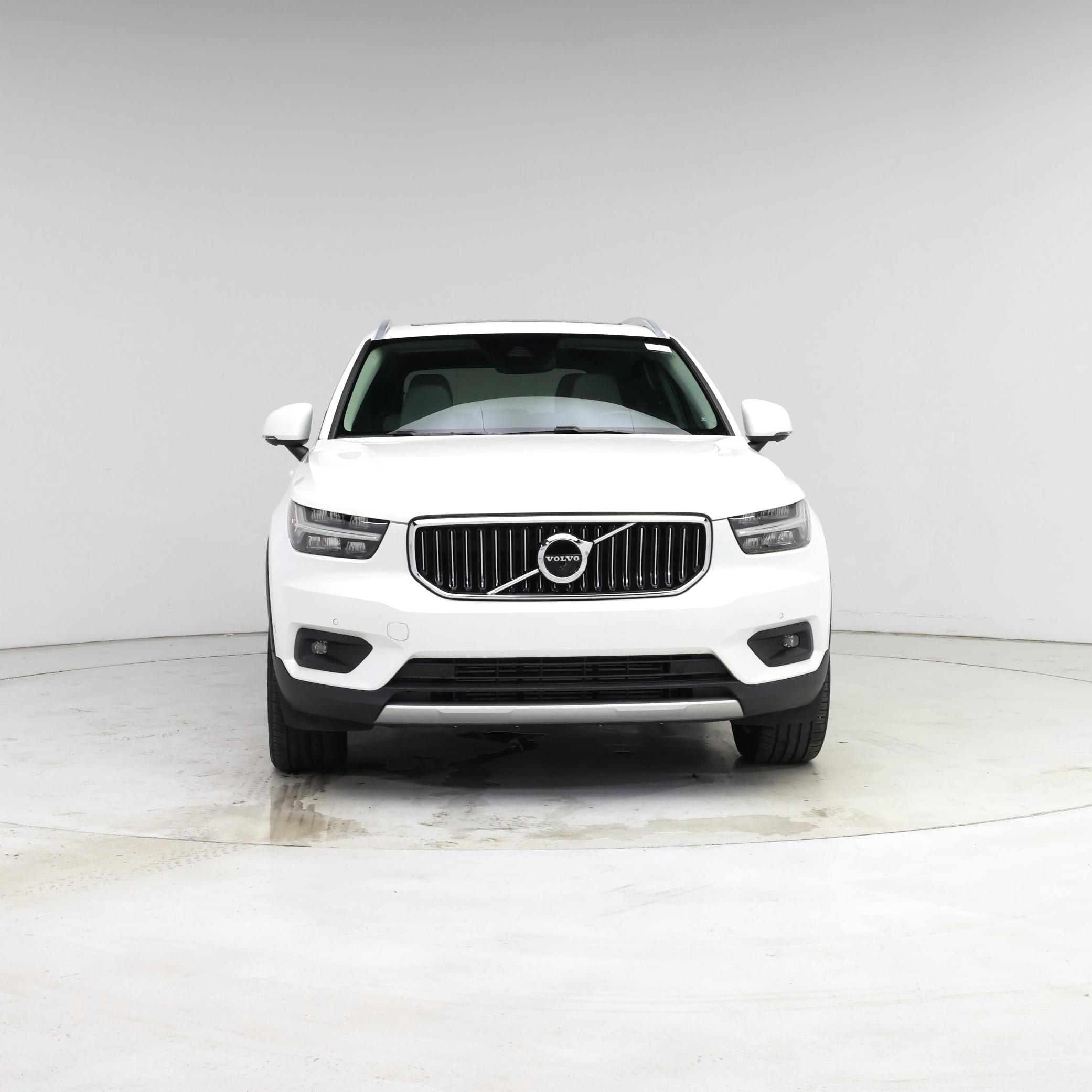Thumbnail: 2022 Volvo XC40 - 5