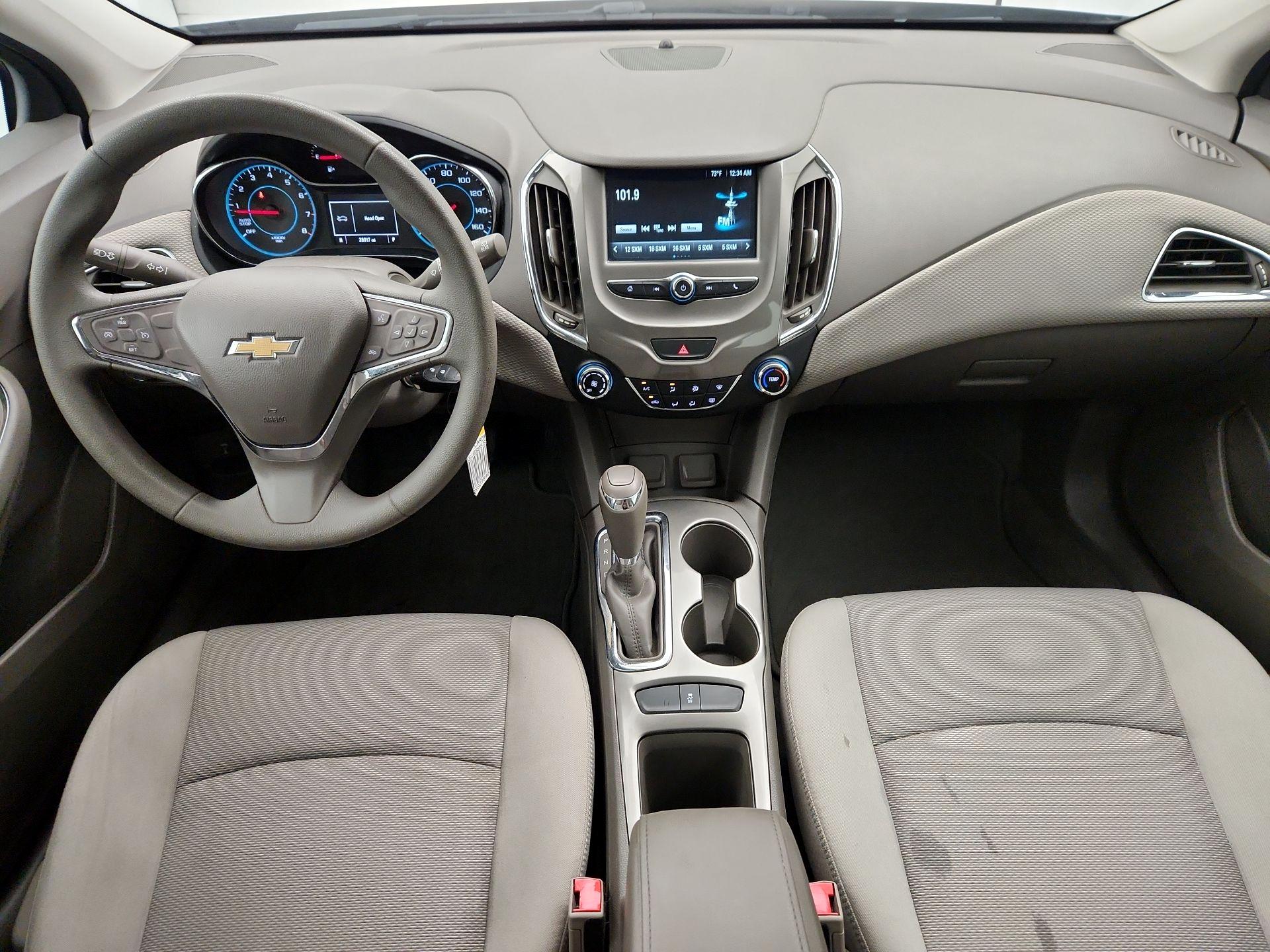 Thumbnail: 2018 Chevrolet Cruze - 9