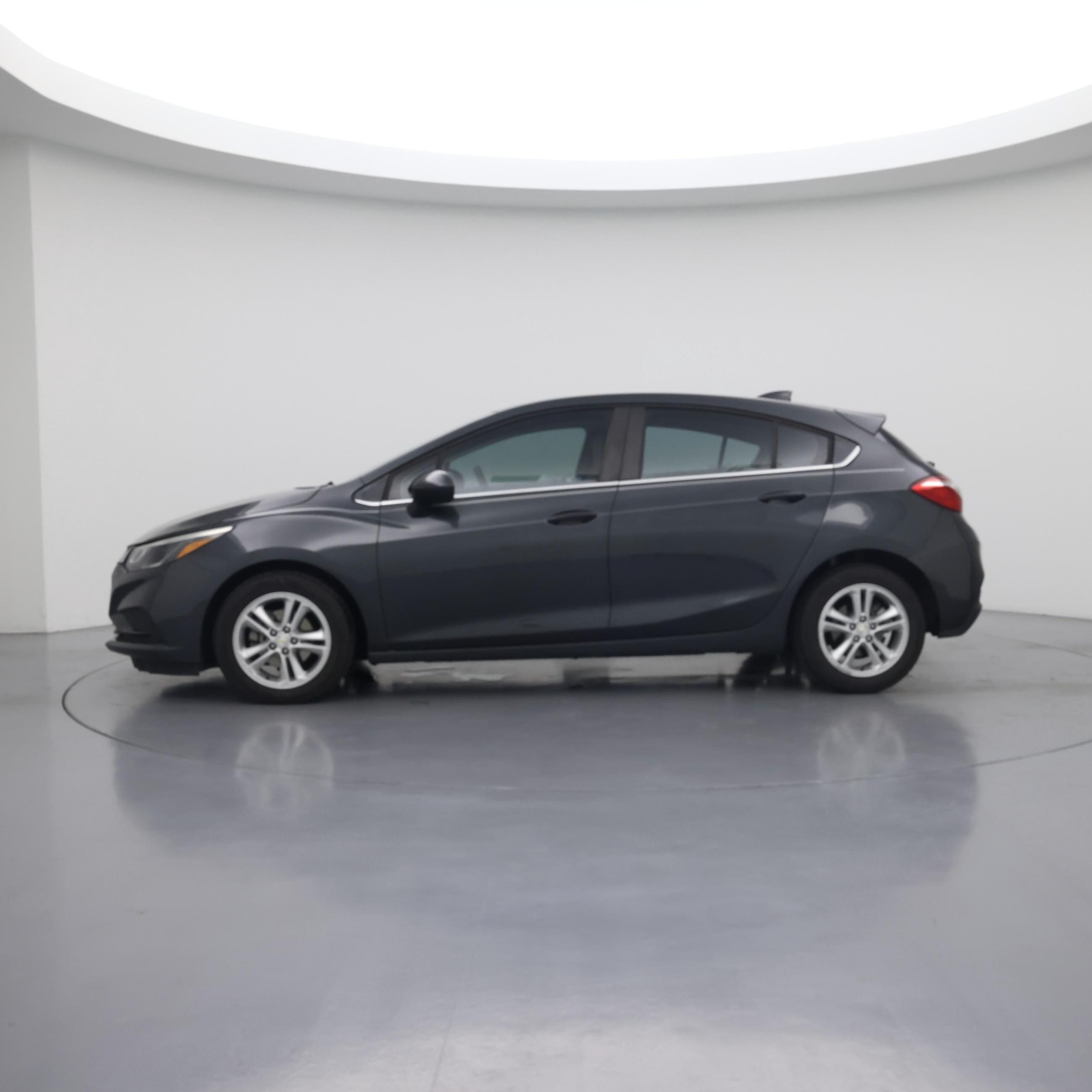 Thumbnail: 2018 Chevrolet Cruze - 3