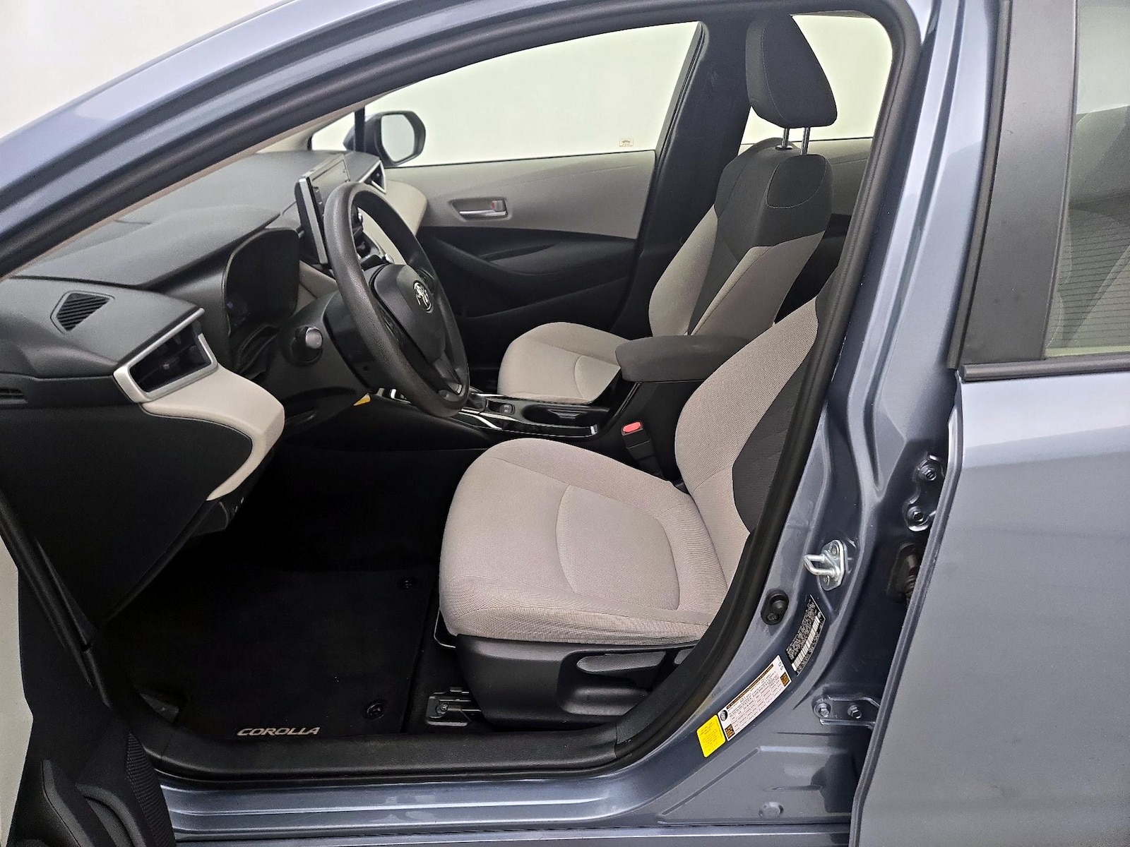 2020 Toyota Corolla LE - Photo 12