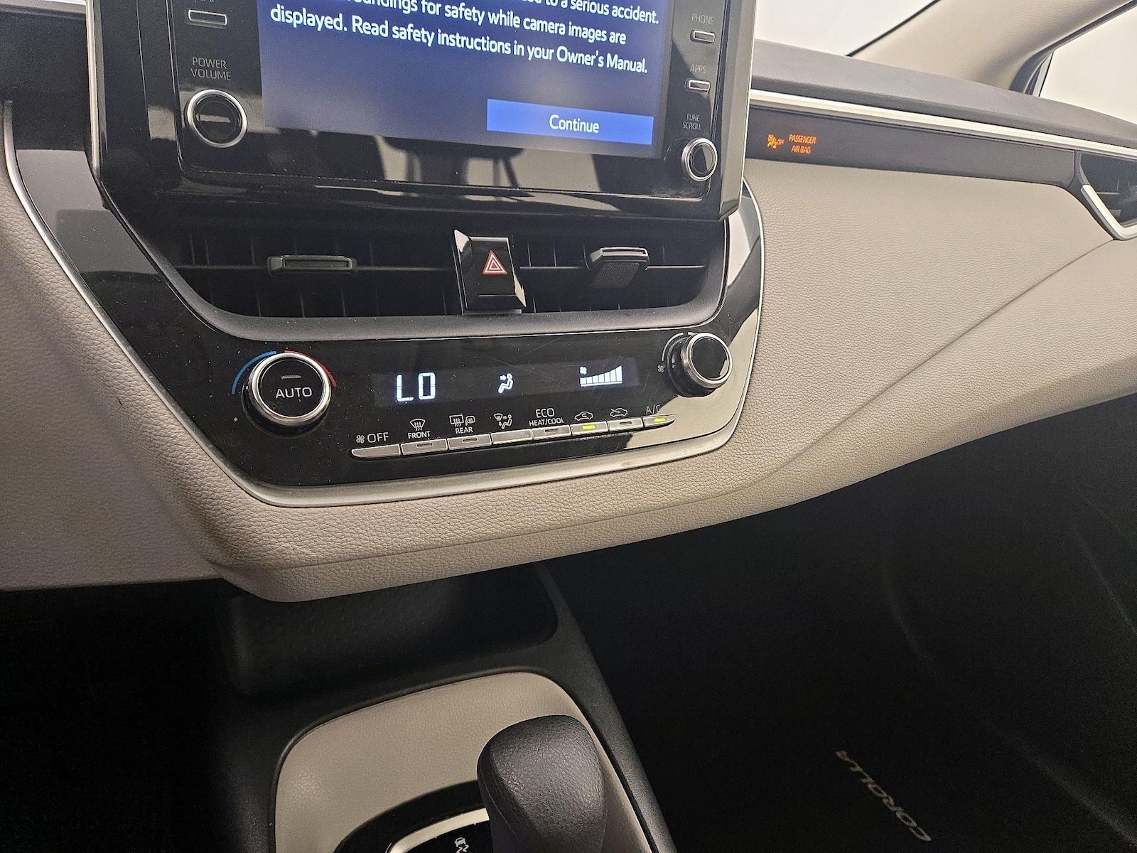 2020 Toyota Corolla LE - Photo 17