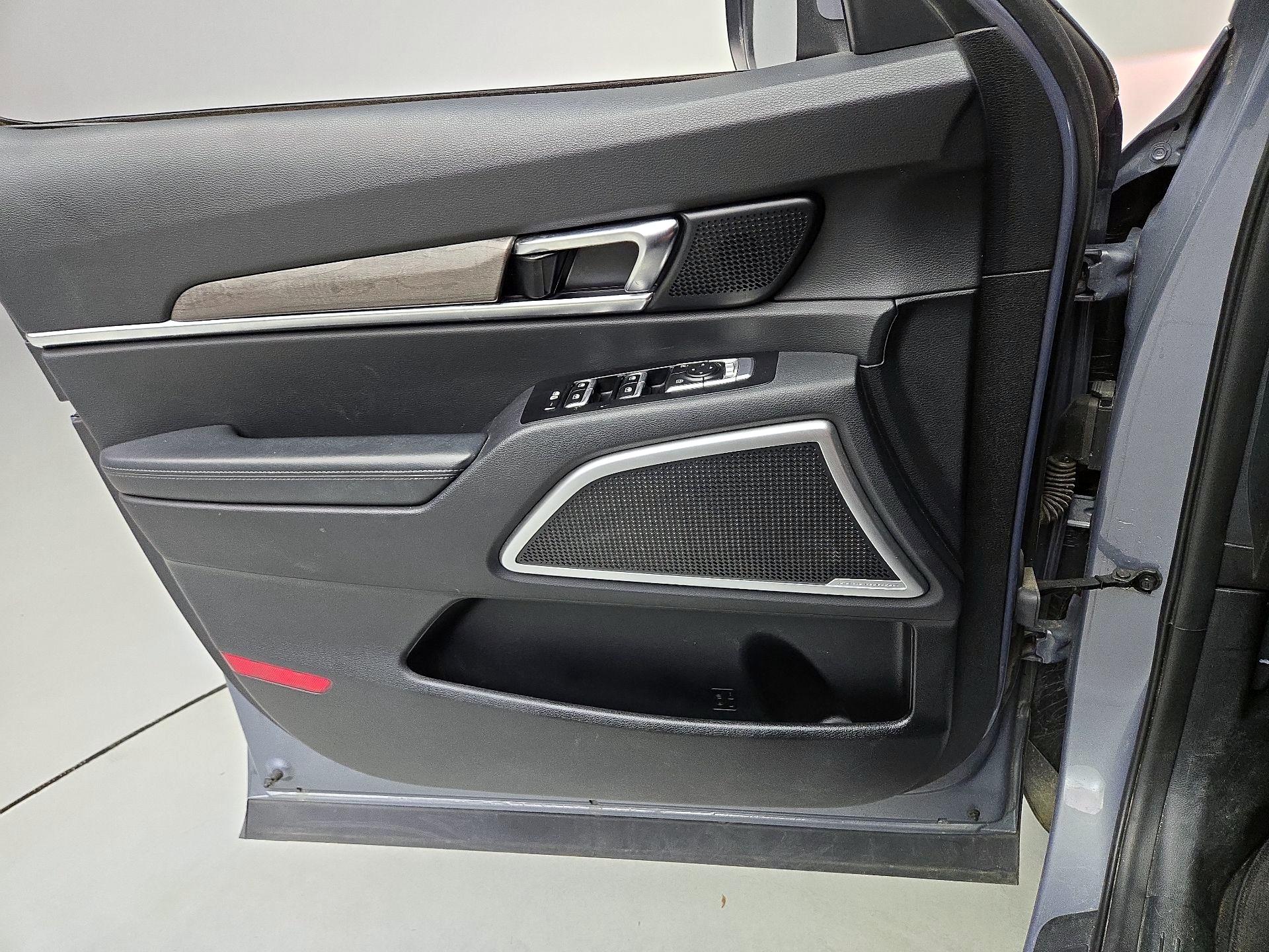 Thumbnail: 2020 Kia Telluride - 12