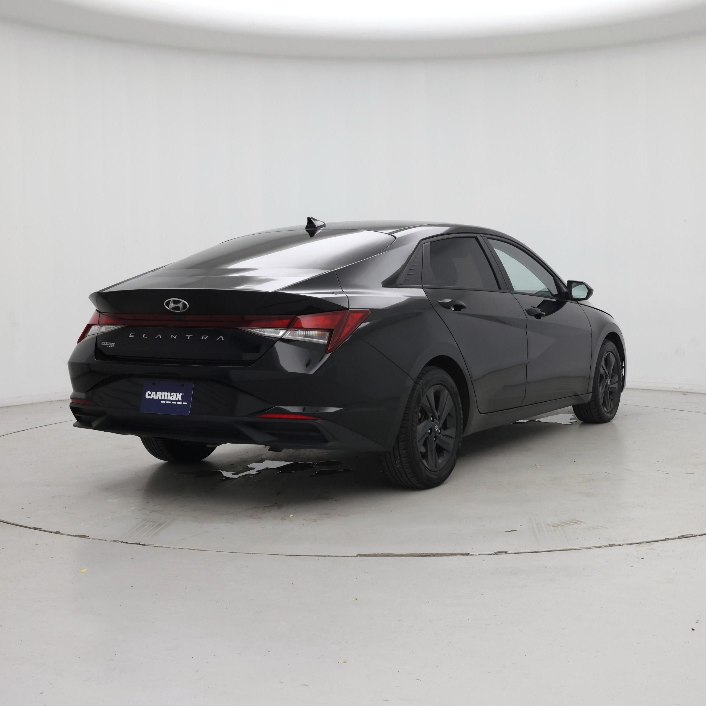 Thumbnail: 2023 Hyundai Elantra - 8