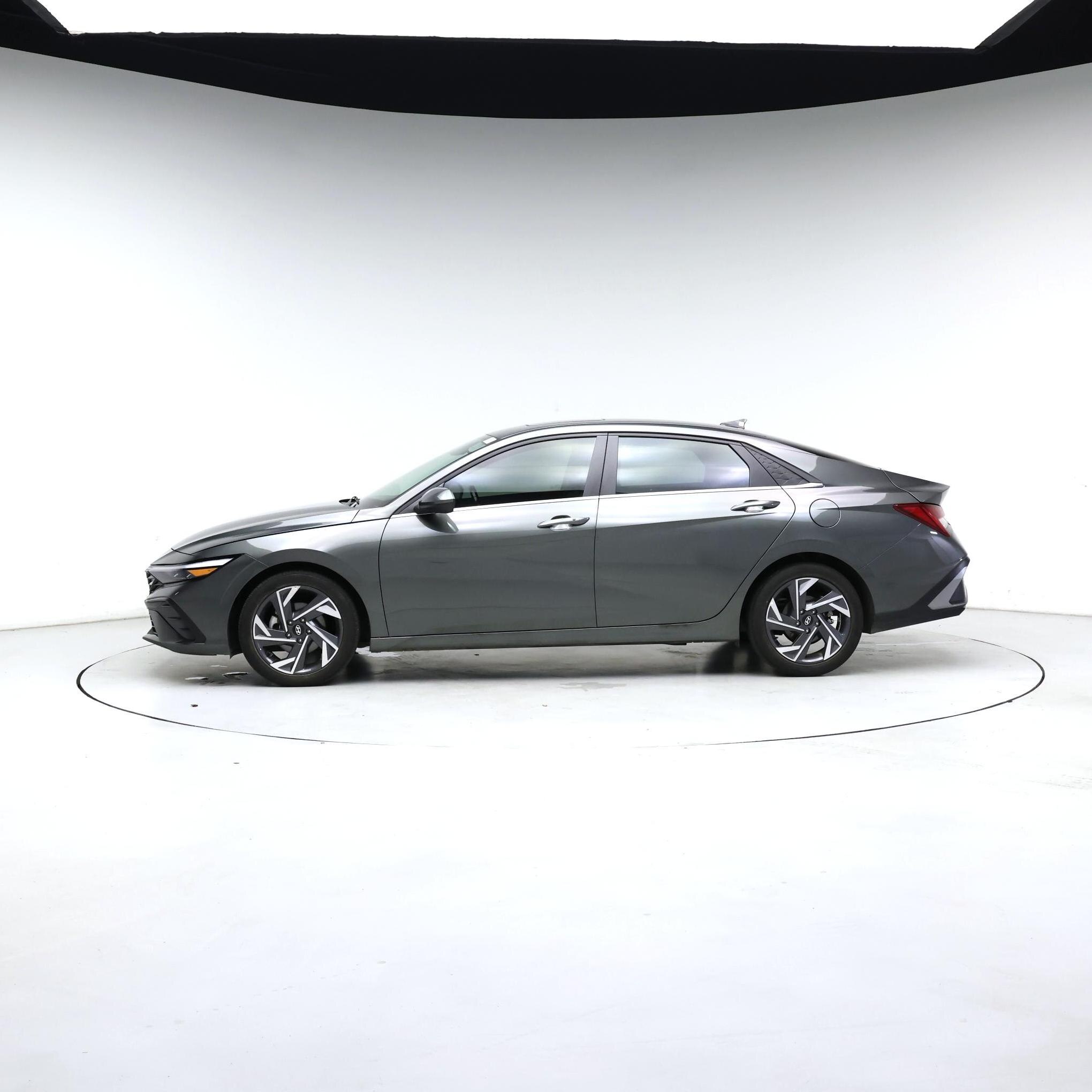 Thumbnail: 2024 Hyundai Elantra - 3