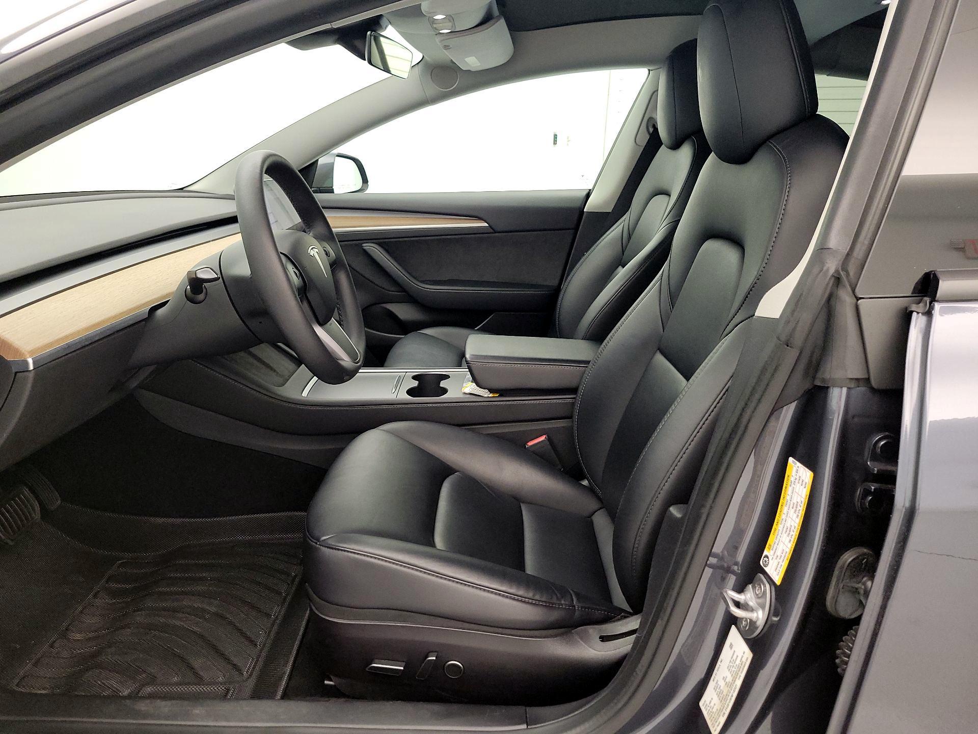 Thumbnail: 2022 Tesla Model 3 - 11