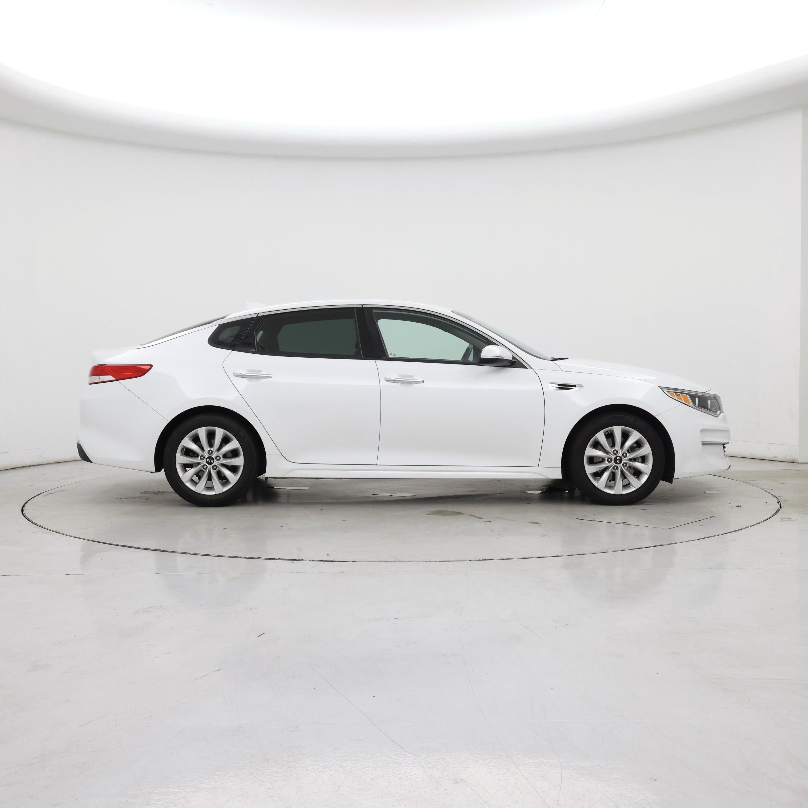 Thumbnail: 2016 Kia Optima - 7