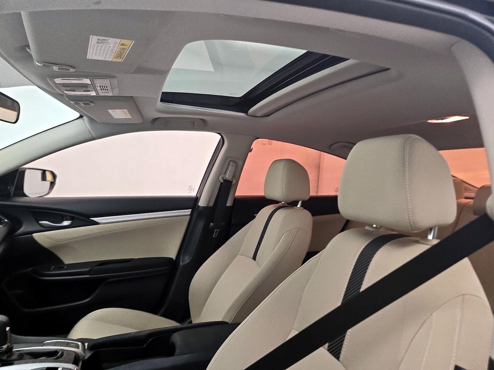 Sunroof(s) & Overhead Airbags