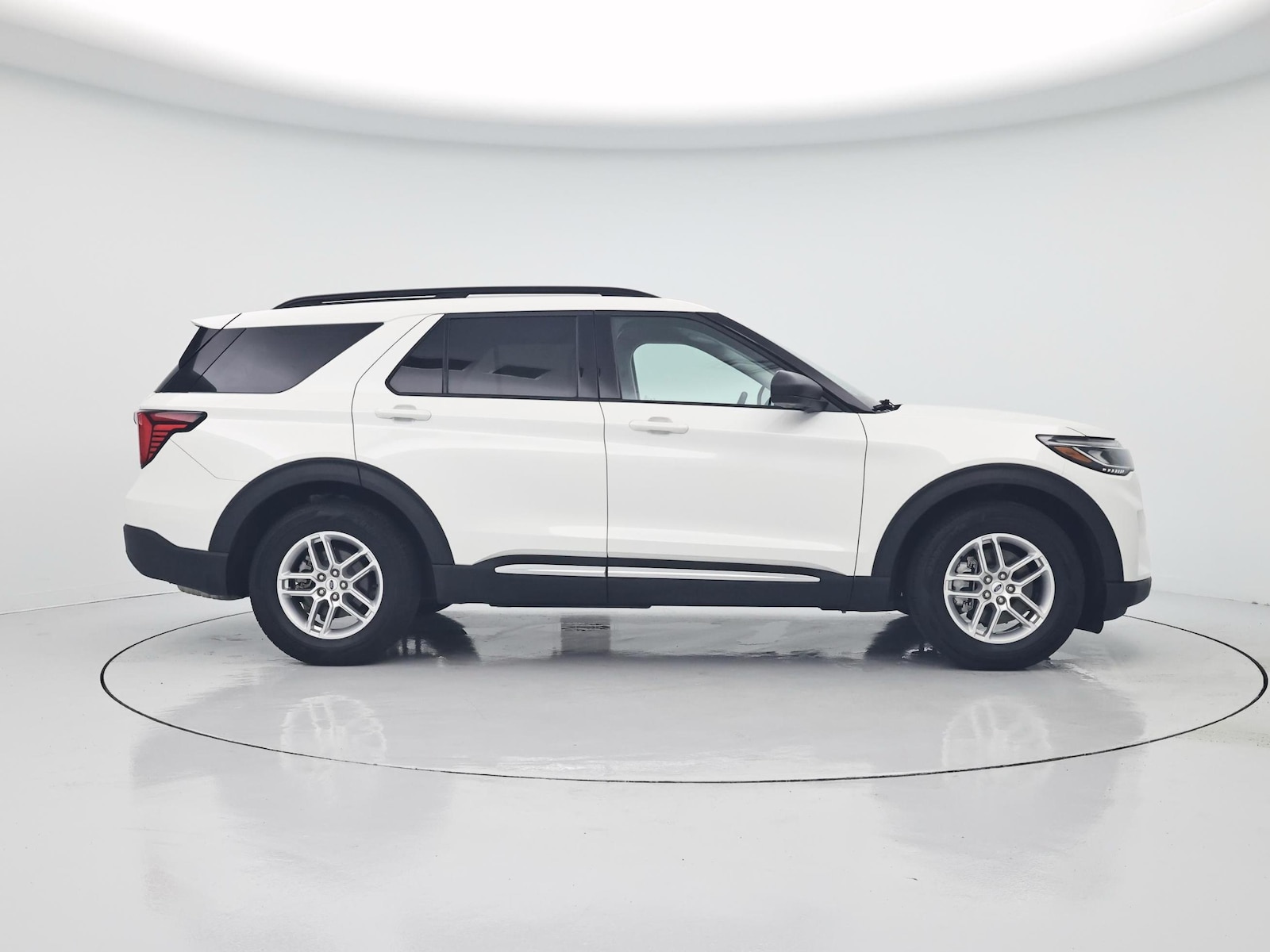 2025 Ford Explorer Active - Photo 8