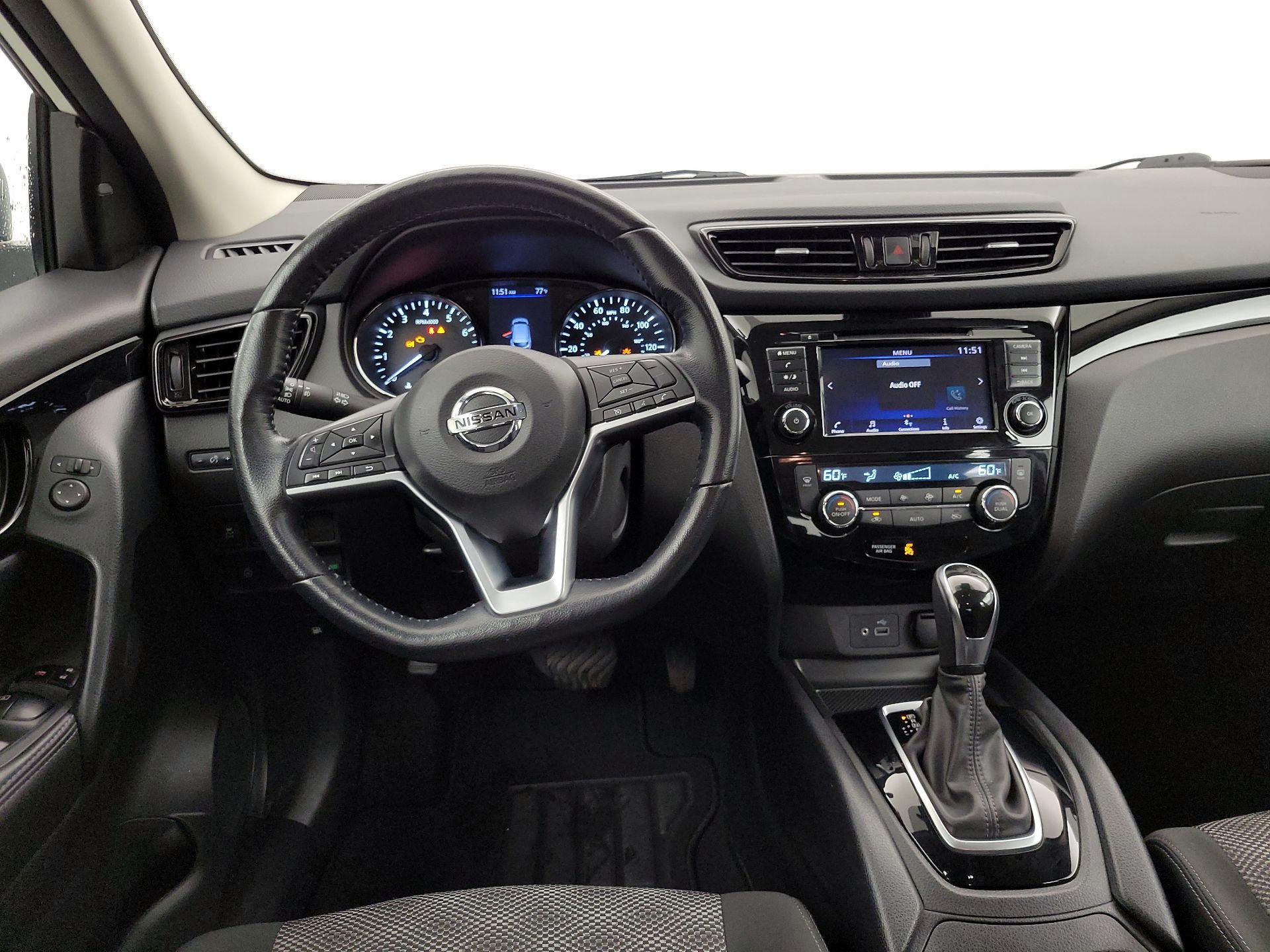 Thumbnail: 2021 Nissan Rogue Sport - 10